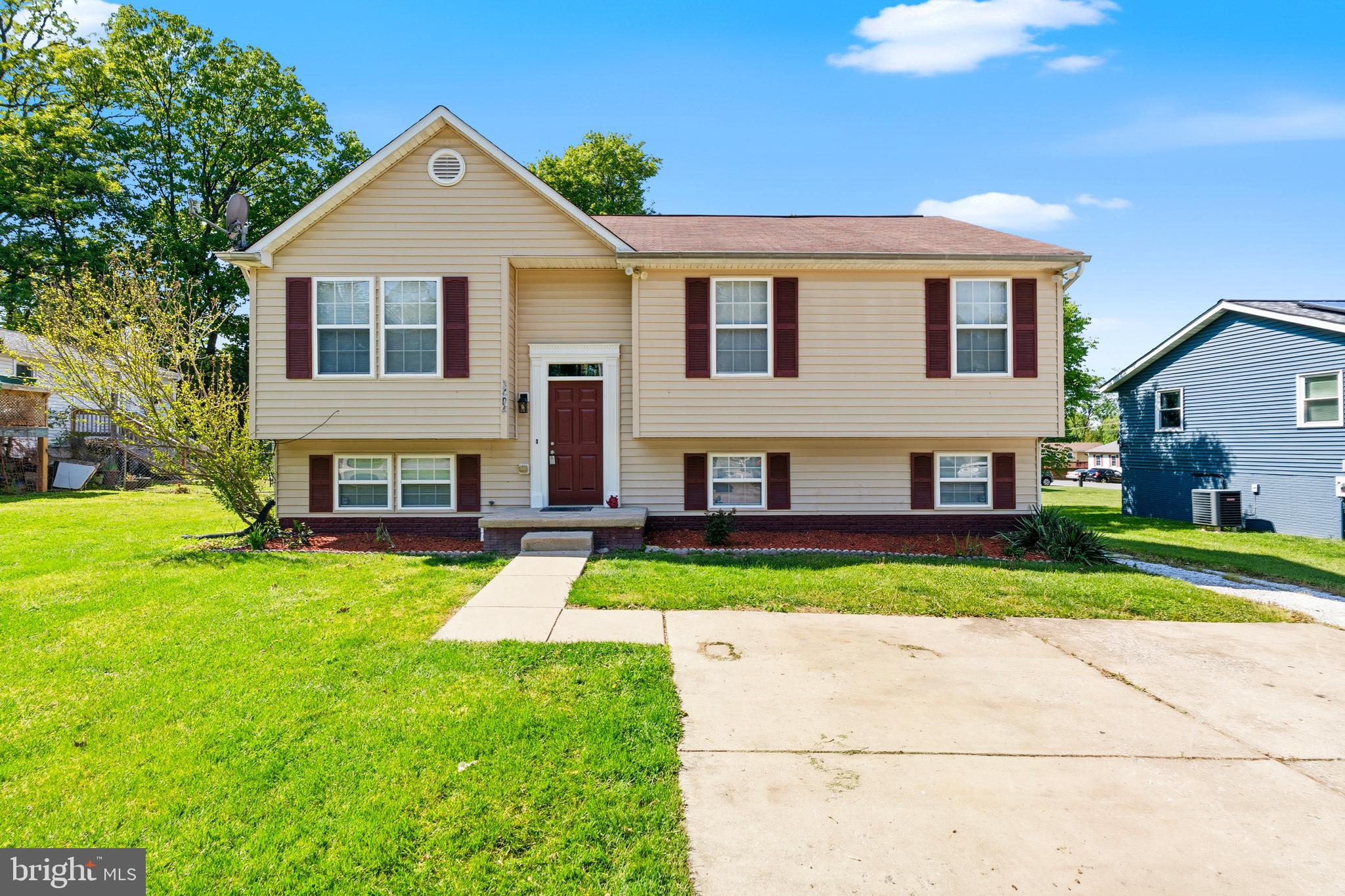 CATONSVILLE MANOR - Residential