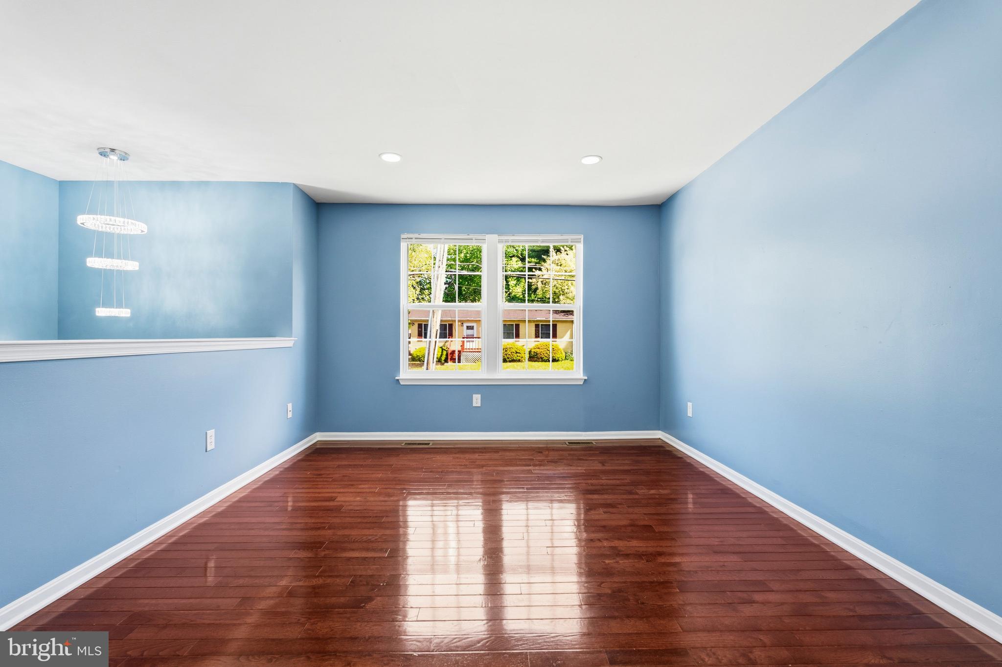 CATONSVILLE MANOR - Residential