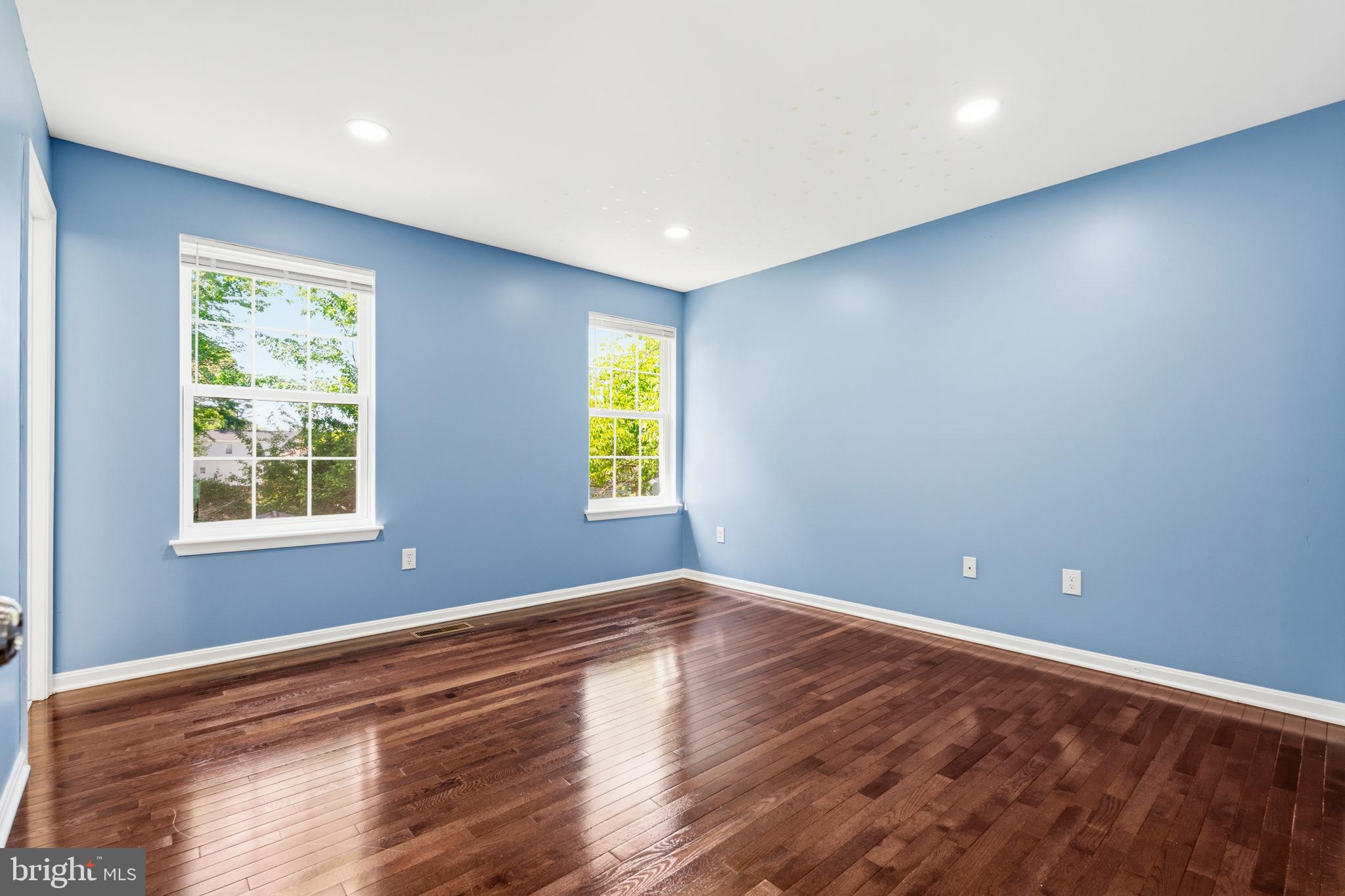 CATONSVILLE MANOR - Residential