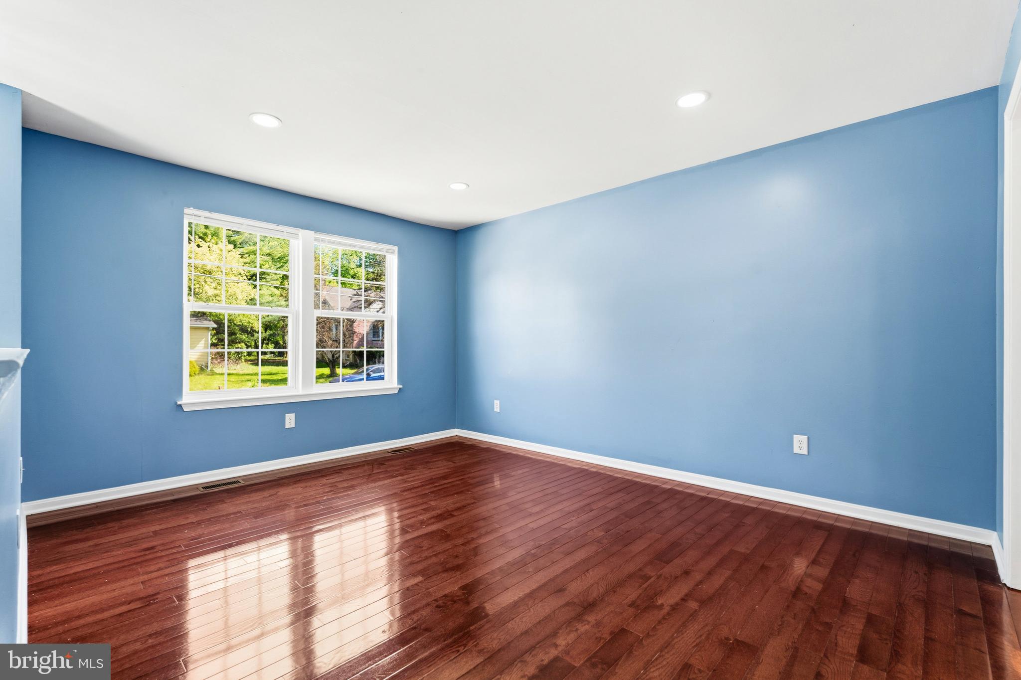 CATONSVILLE MANOR - Residential
