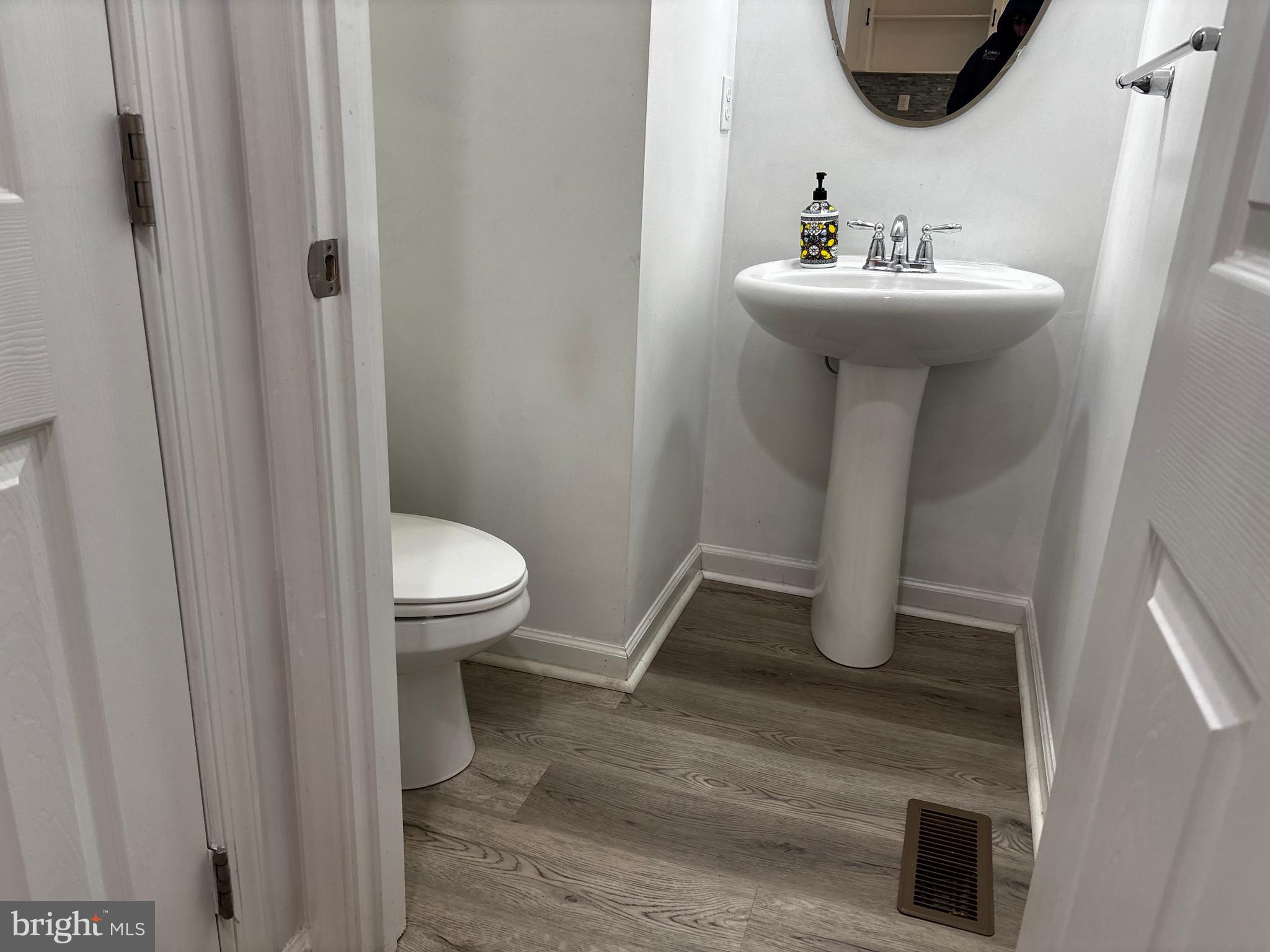 MONMOUTH MEADOWS - Residential Lease