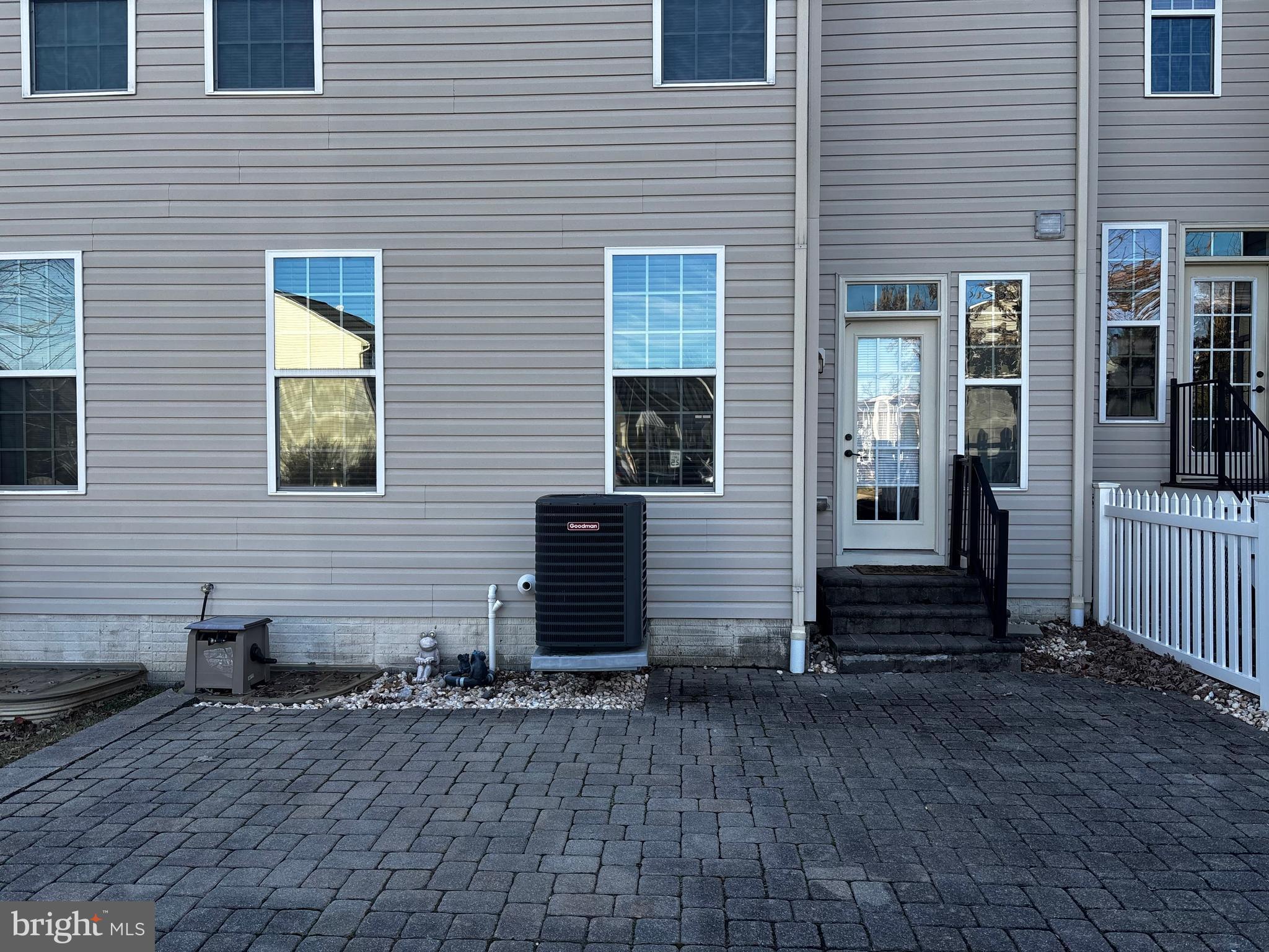 MONMOUTH MEADOWS - Residential Lease