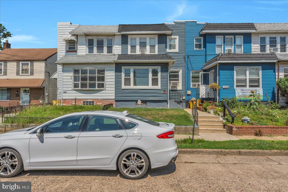 2254 HOLLINSHED AVENUE