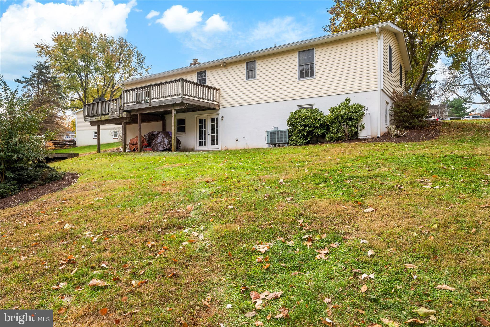 MID COUNTRY VIEW - Residential