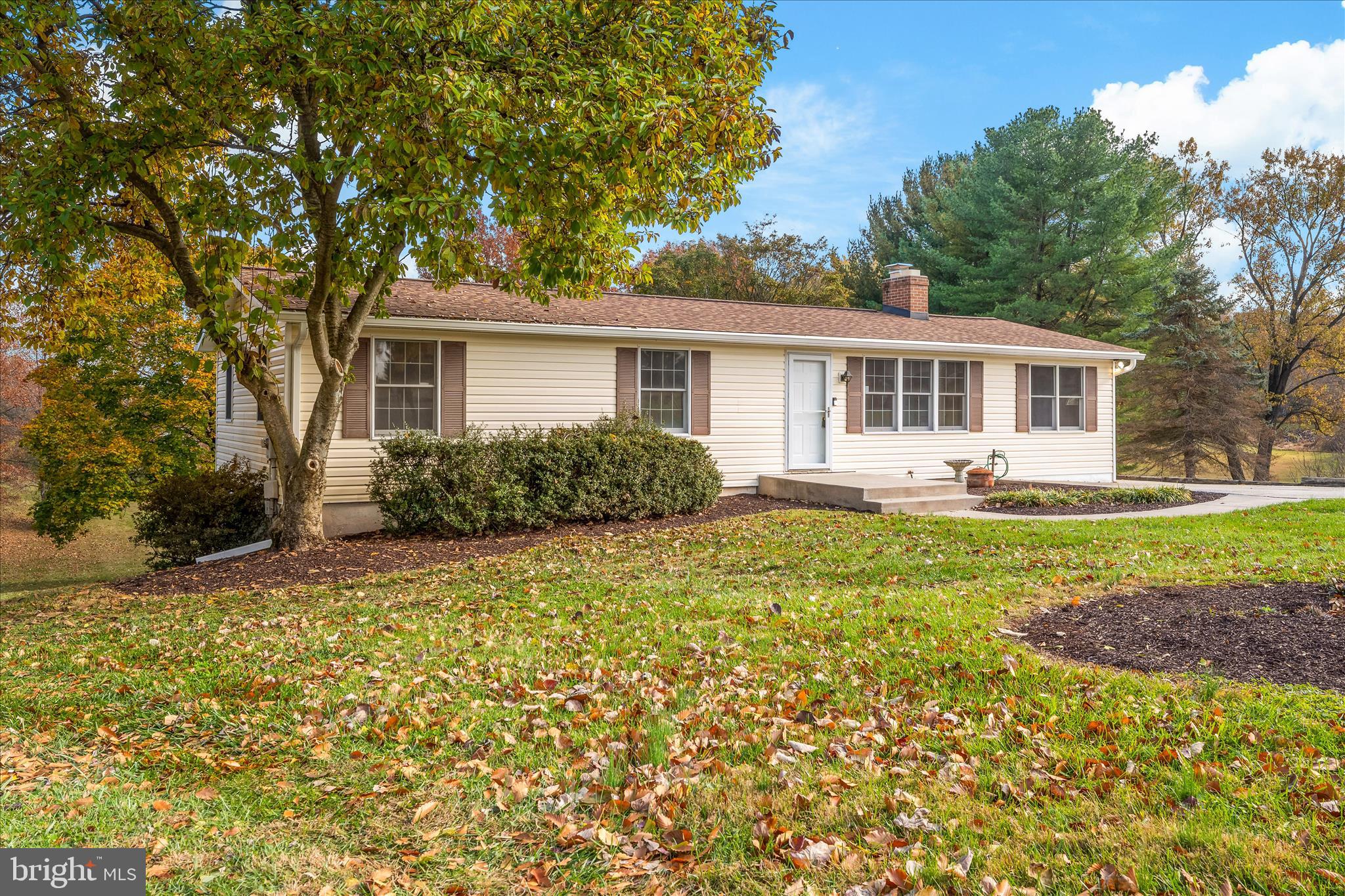 MID COUNTRY VIEW - Residential