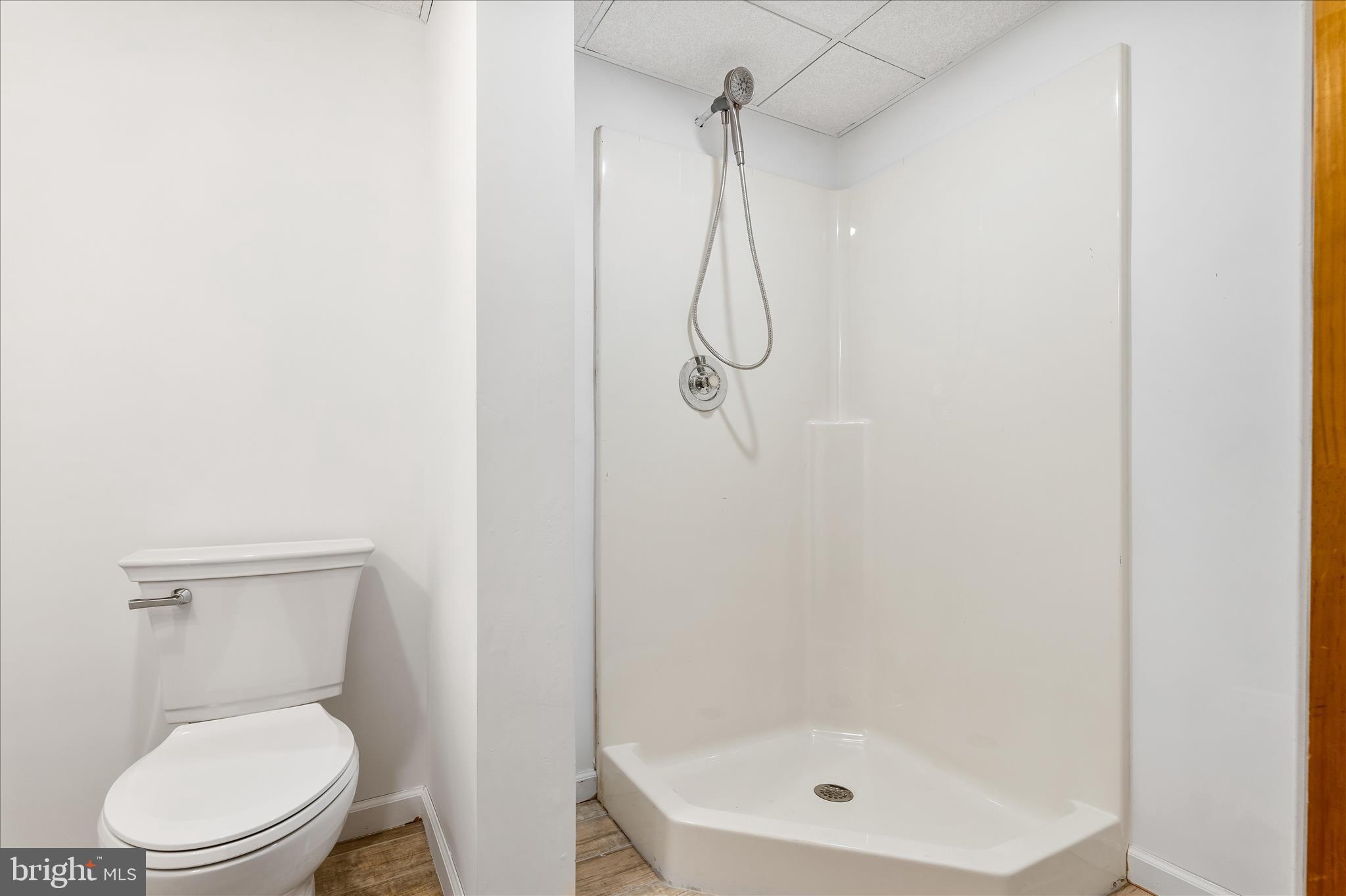 MID COUNTRY VIEW - Residential