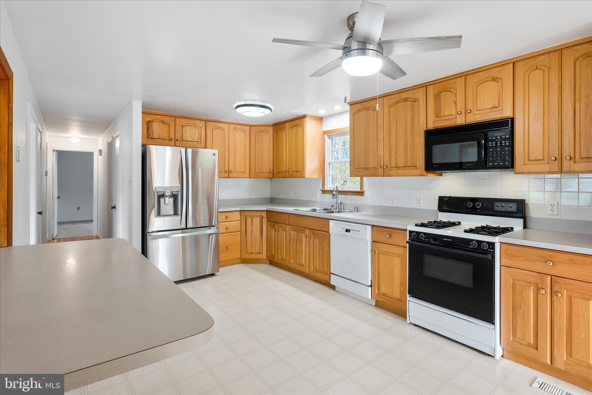 MID COUNTRY VIEW - Residential