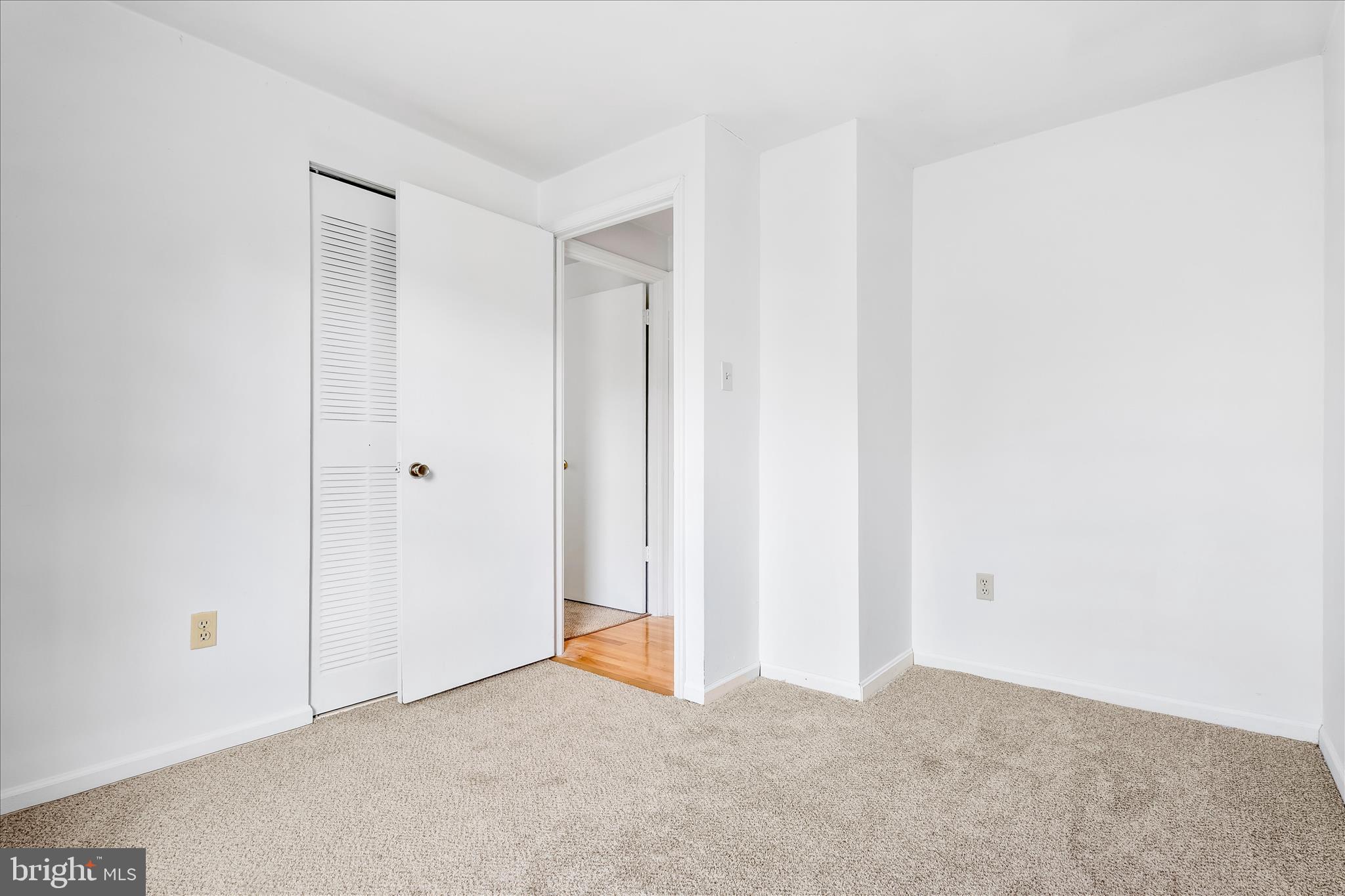 MID COUNTRY VIEW - Residential