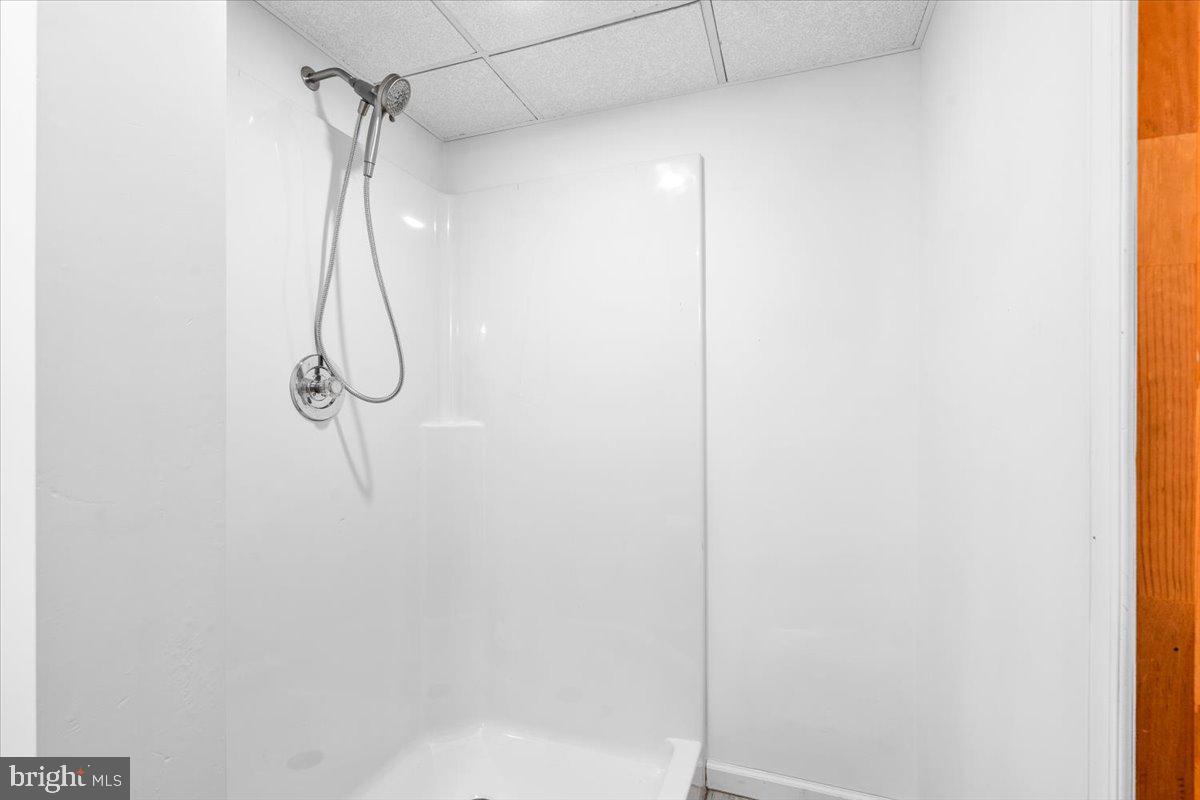 MID COUNTRY VIEW - Residential