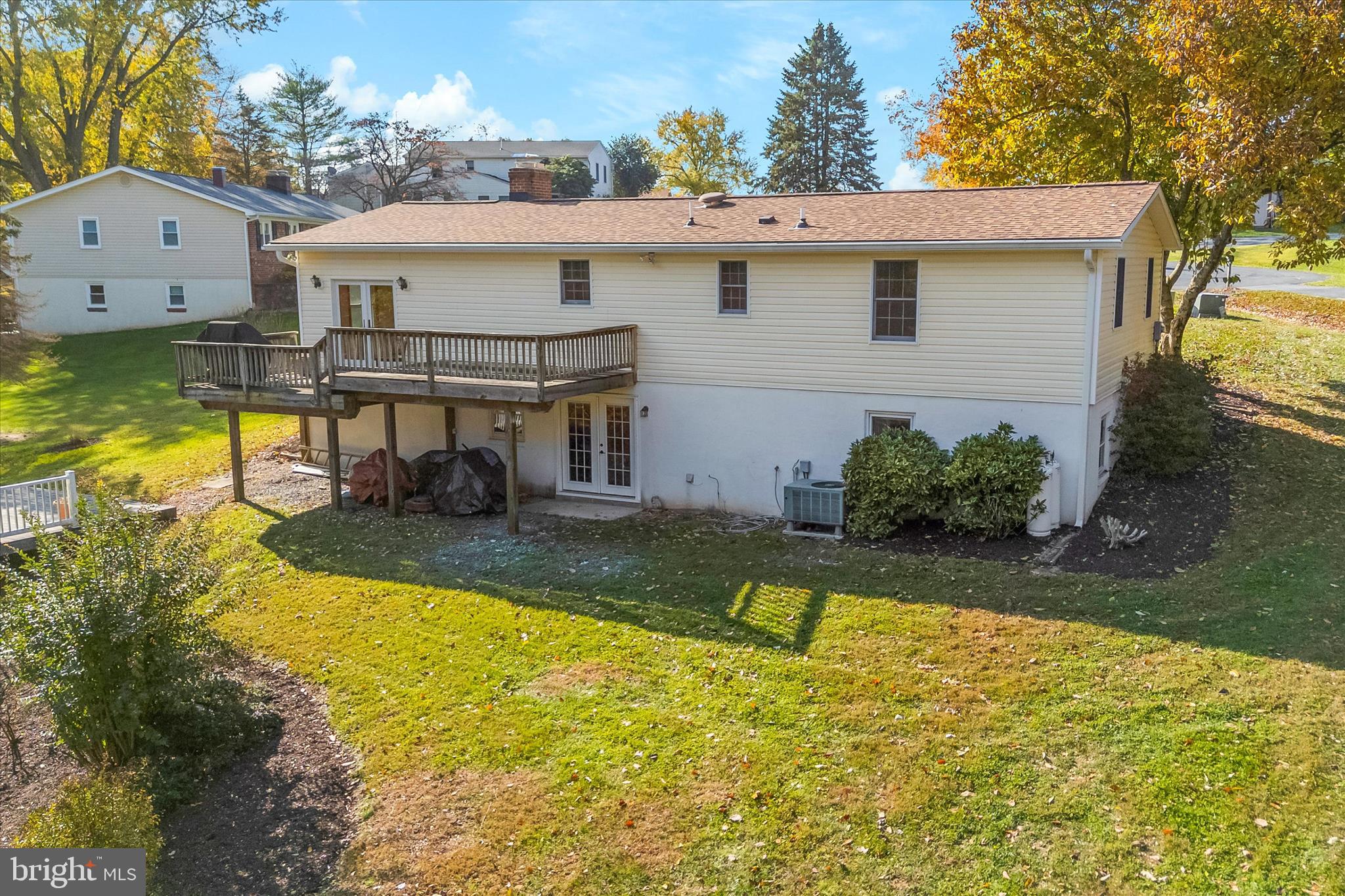 MID COUNTRY VIEW - Residential