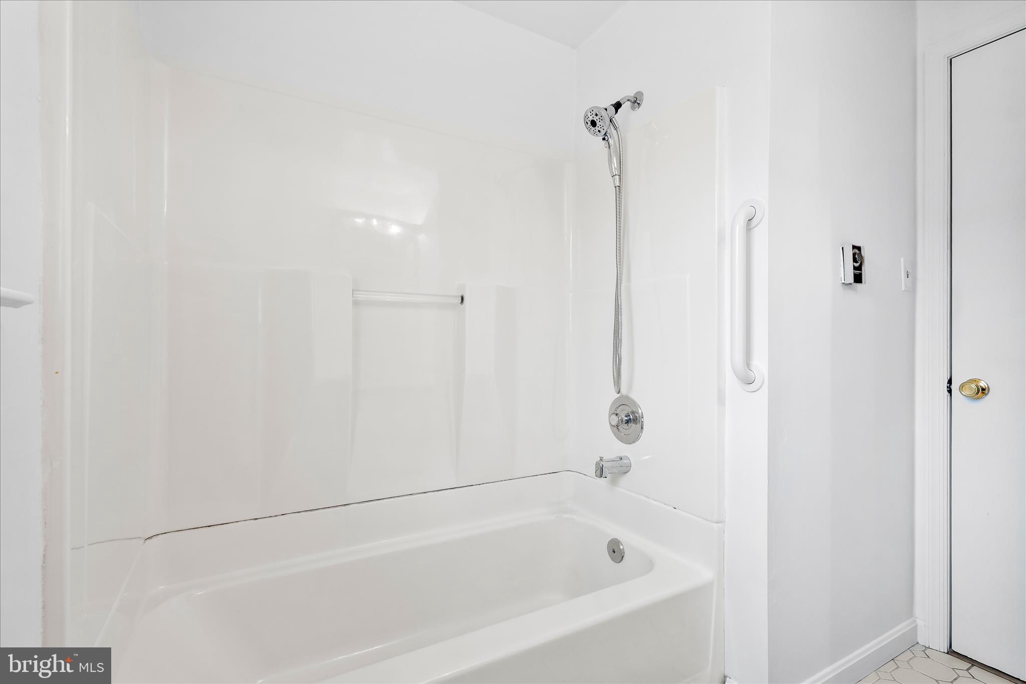 MID COUNTRY VIEW - Residential