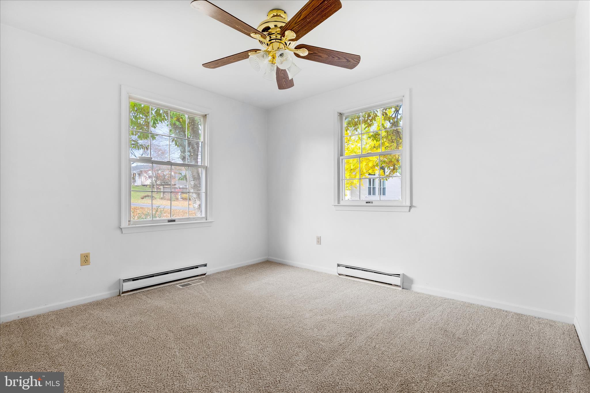 MID COUNTRY VIEW - Residential