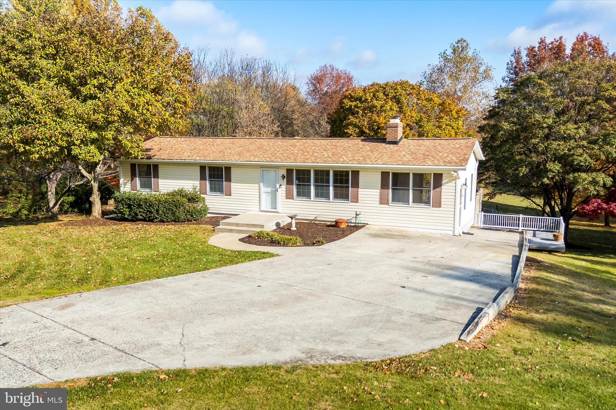 MID COUNTRY VIEW - Residential