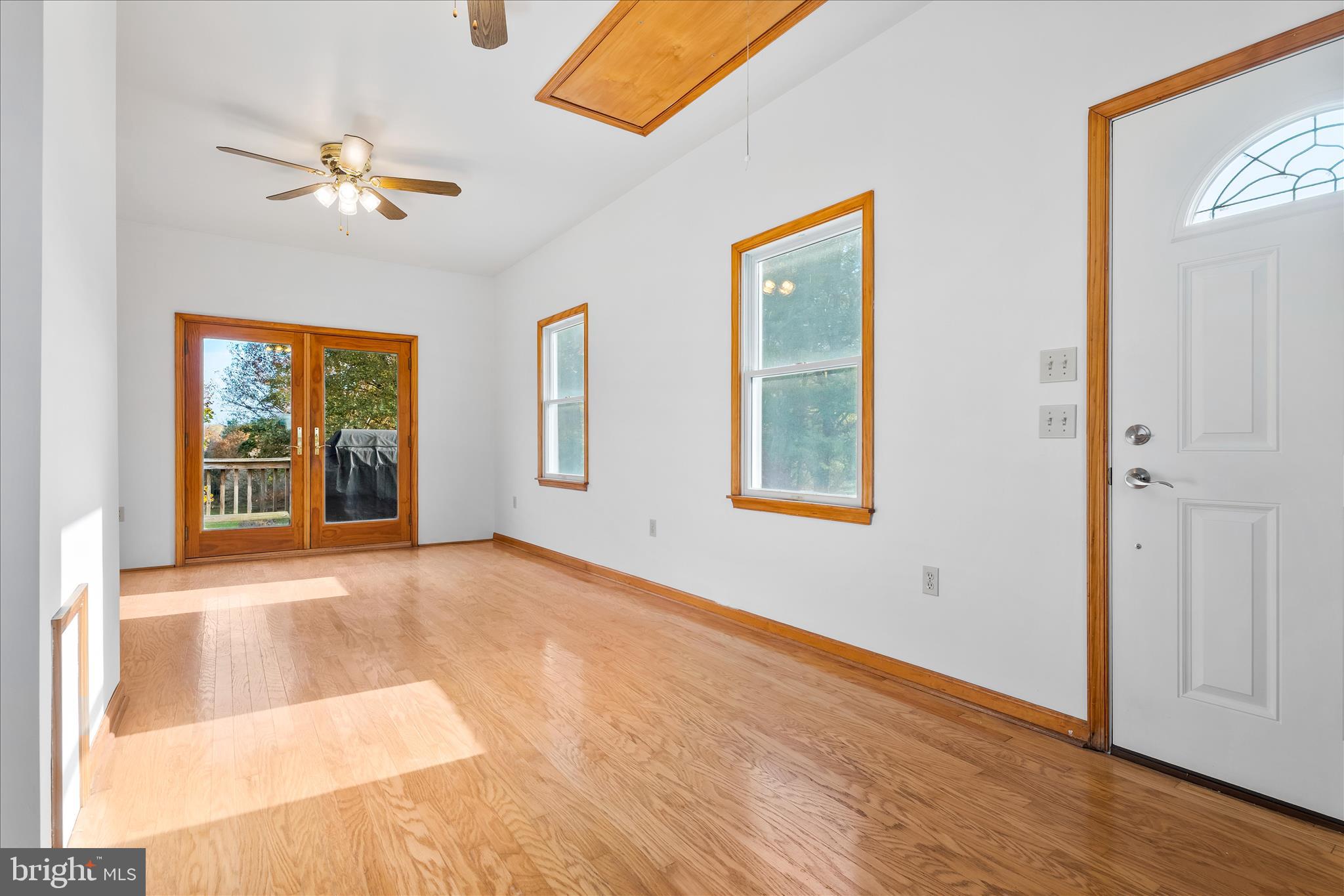 MID COUNTRY VIEW - Residential