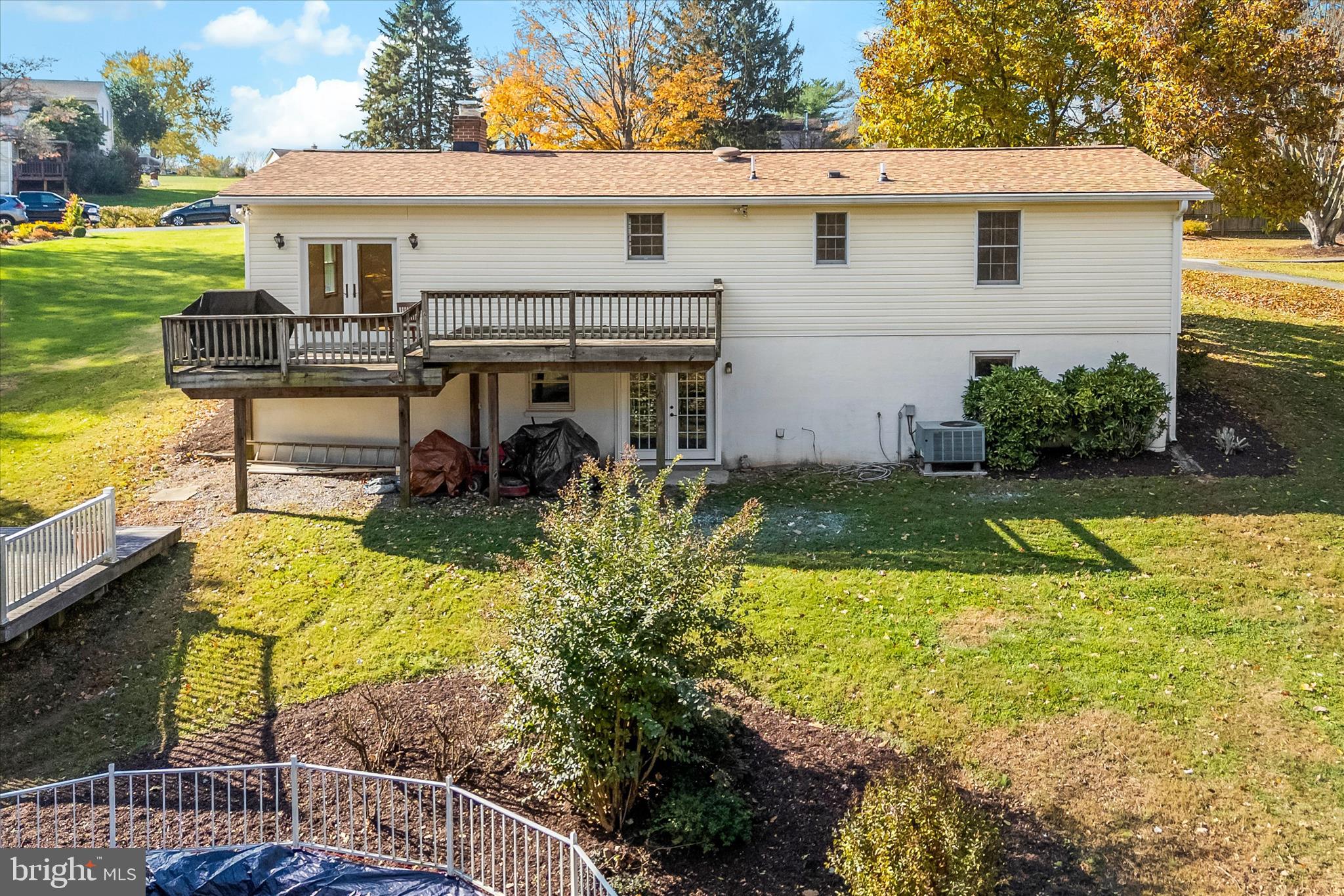 MID COUNTRY VIEW - Residential