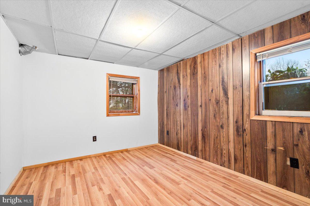 MID COUNTRY VIEW - Residential