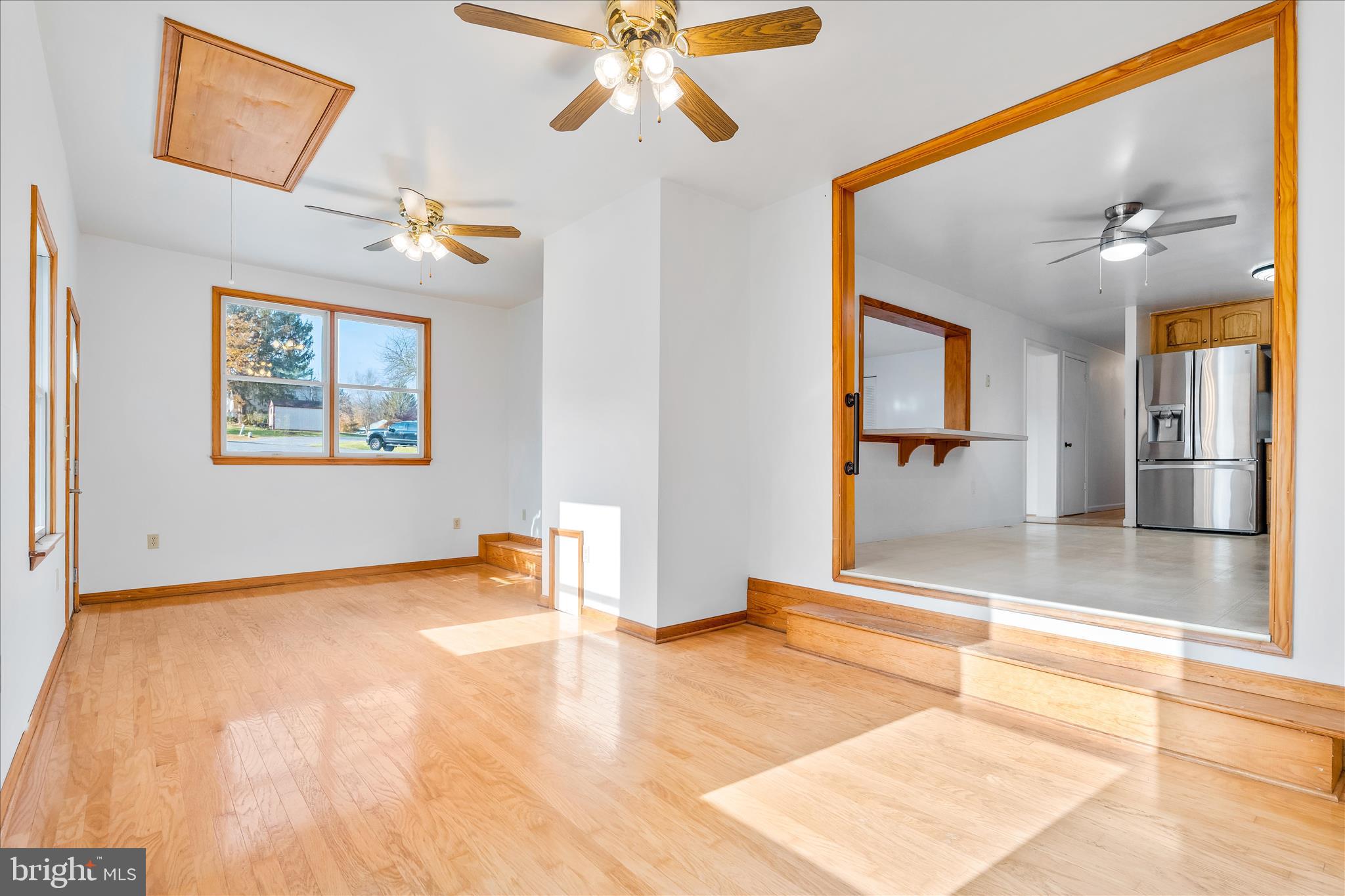 MID COUNTRY VIEW - Residential