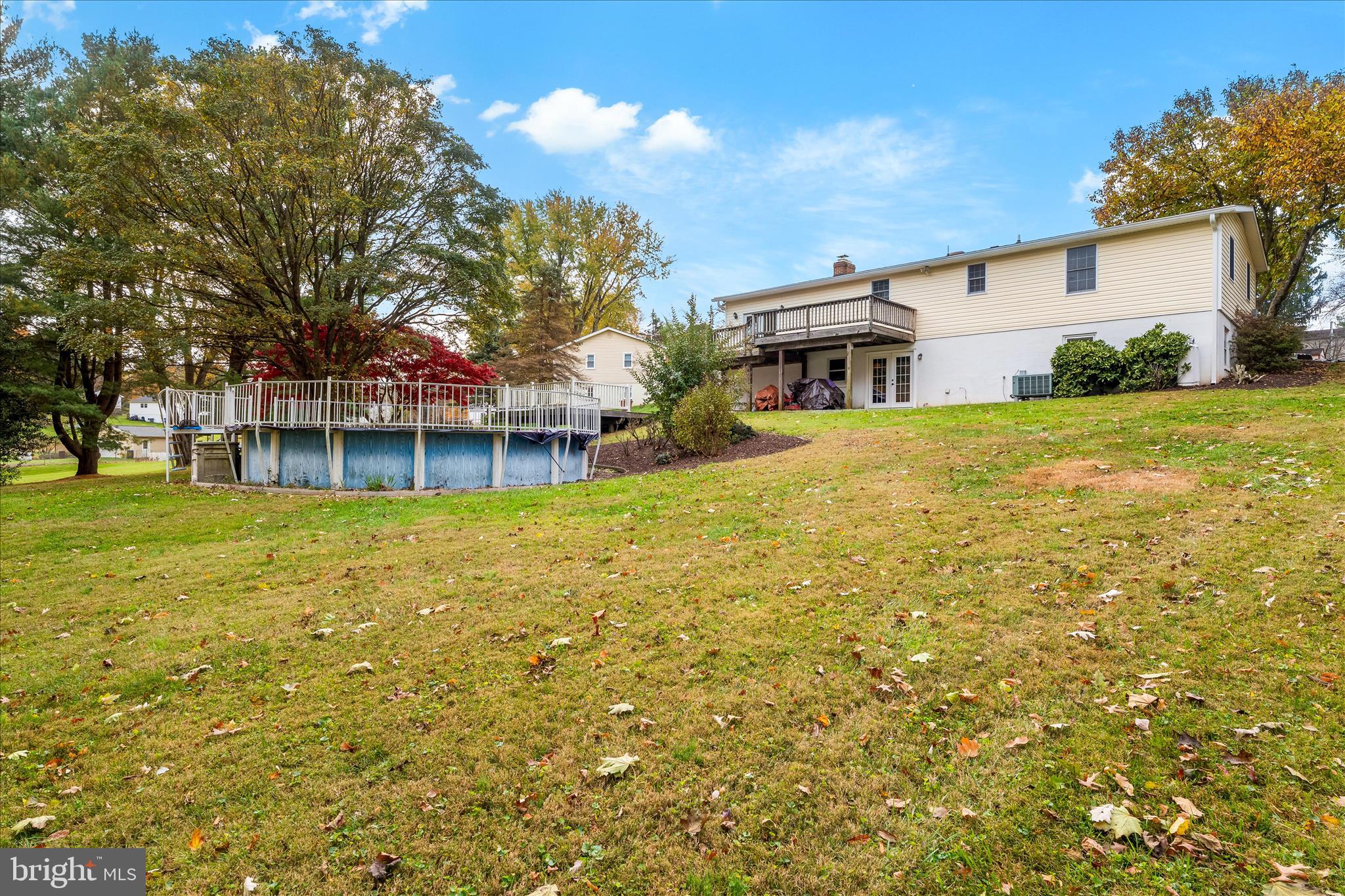 MID COUNTRY VIEW - Residential