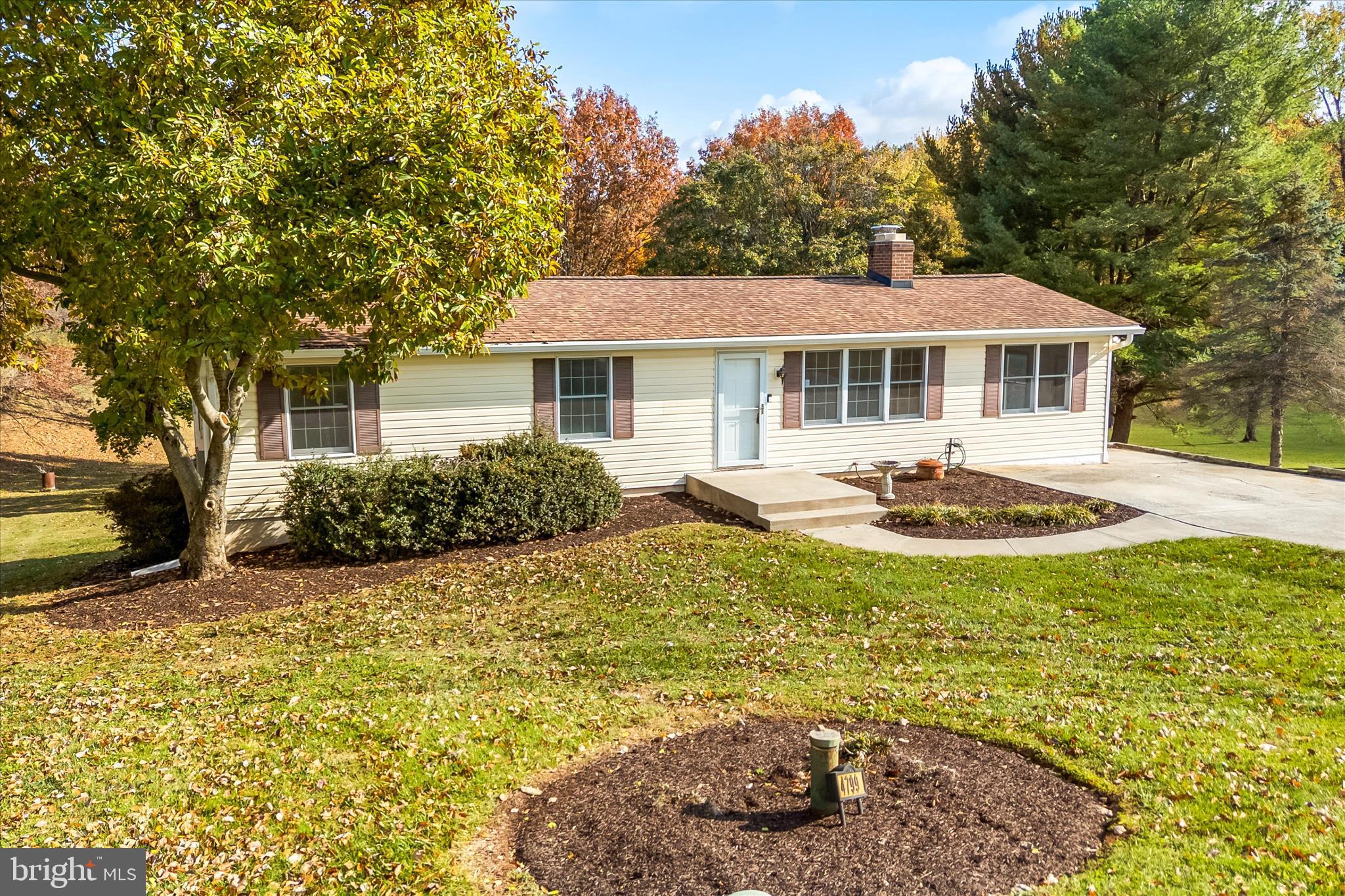 MID COUNTRY VIEW - Residential