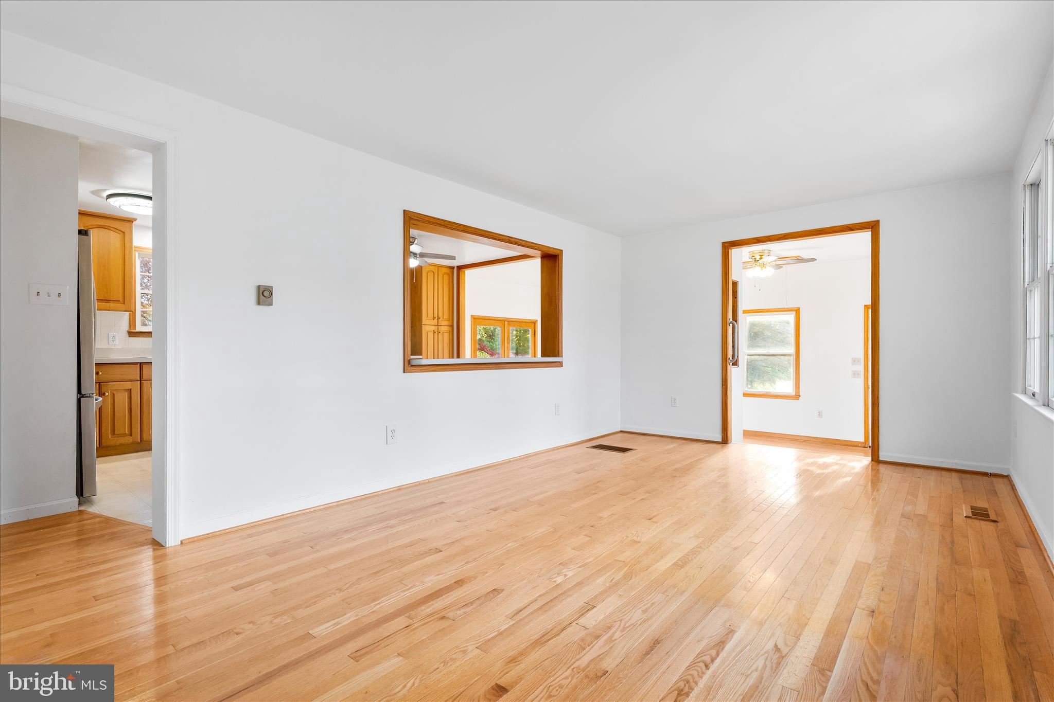 MID COUNTRY VIEW - Residential