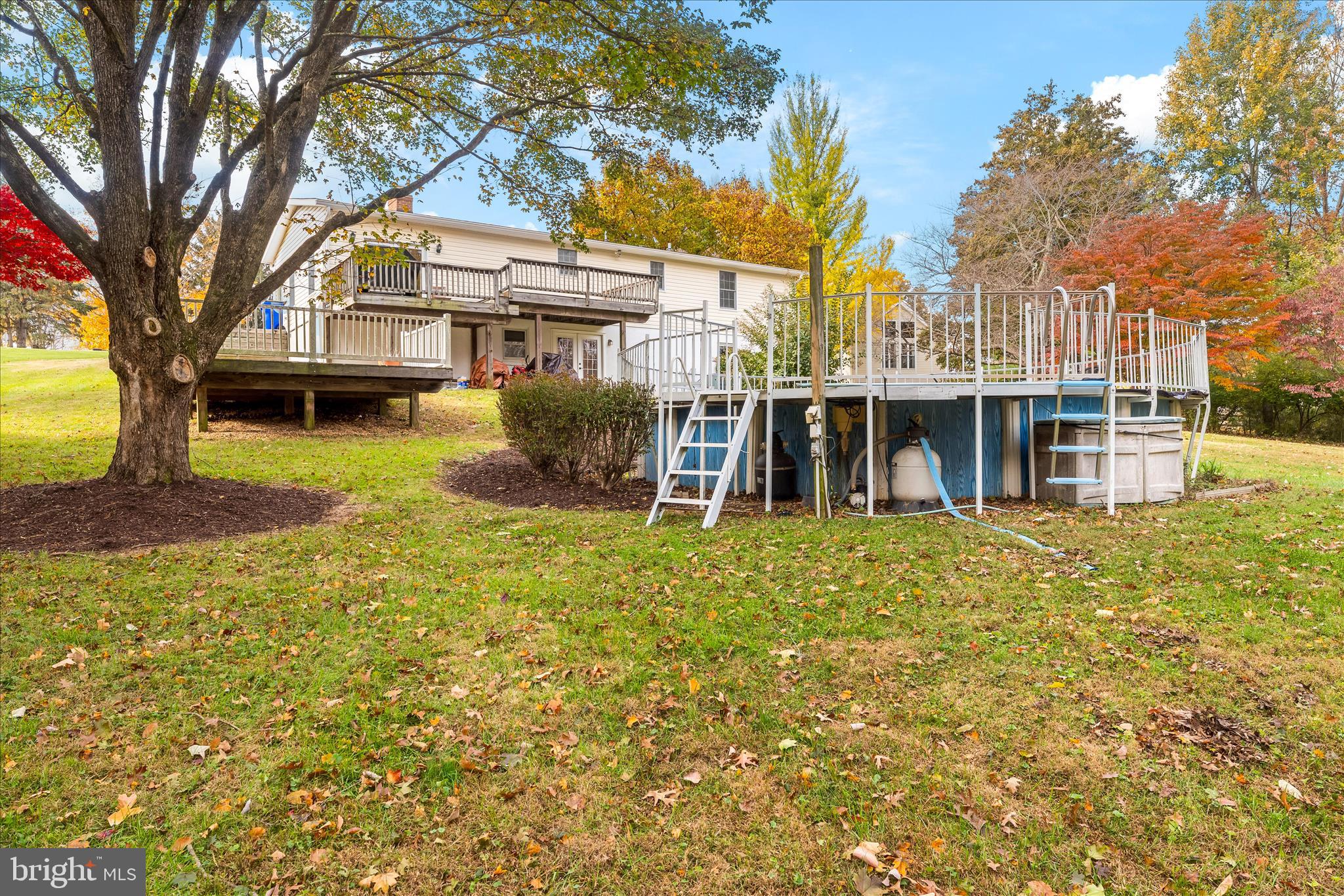 MID COUNTRY VIEW - Residential