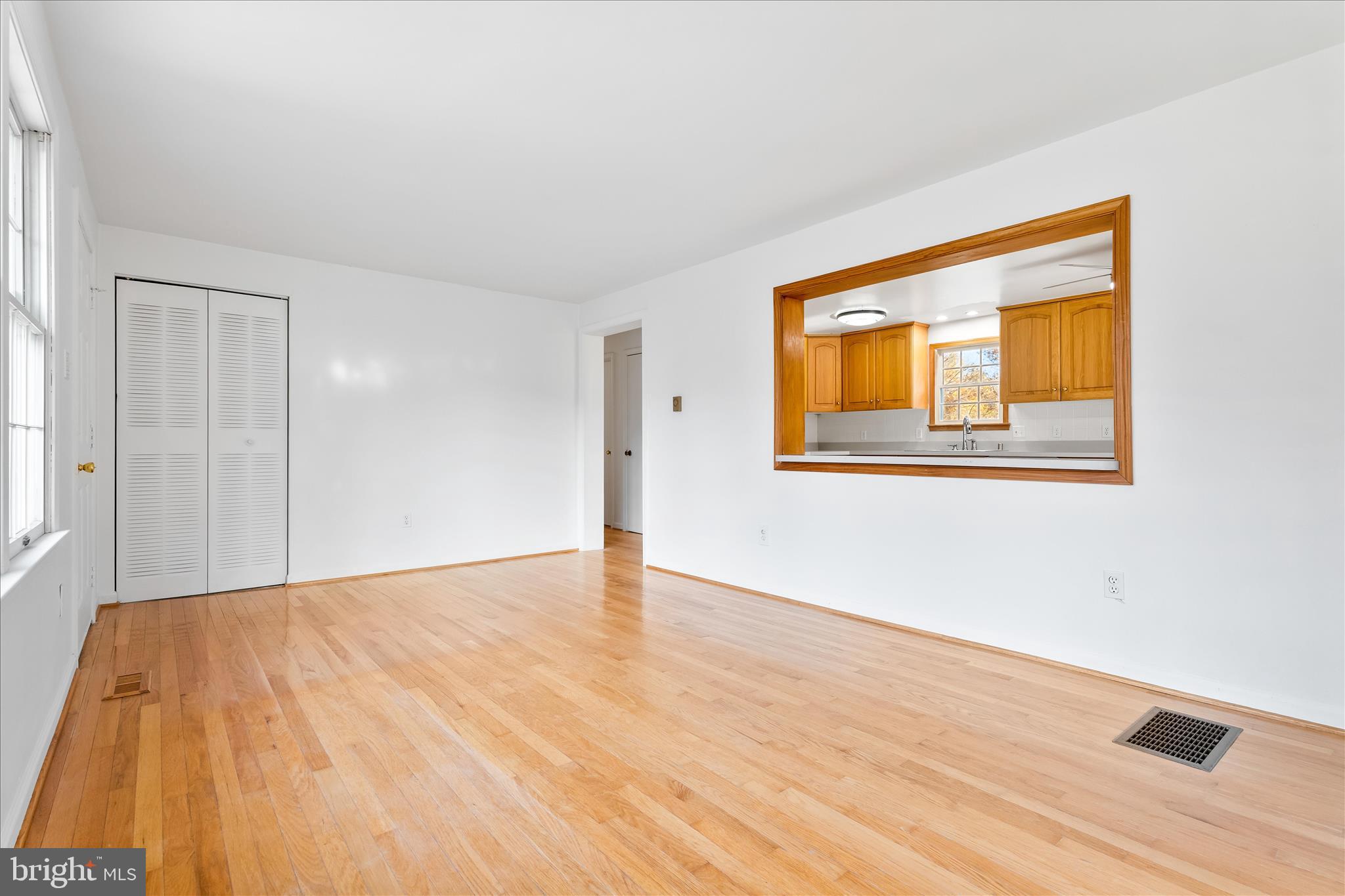 MID COUNTRY VIEW - Residential