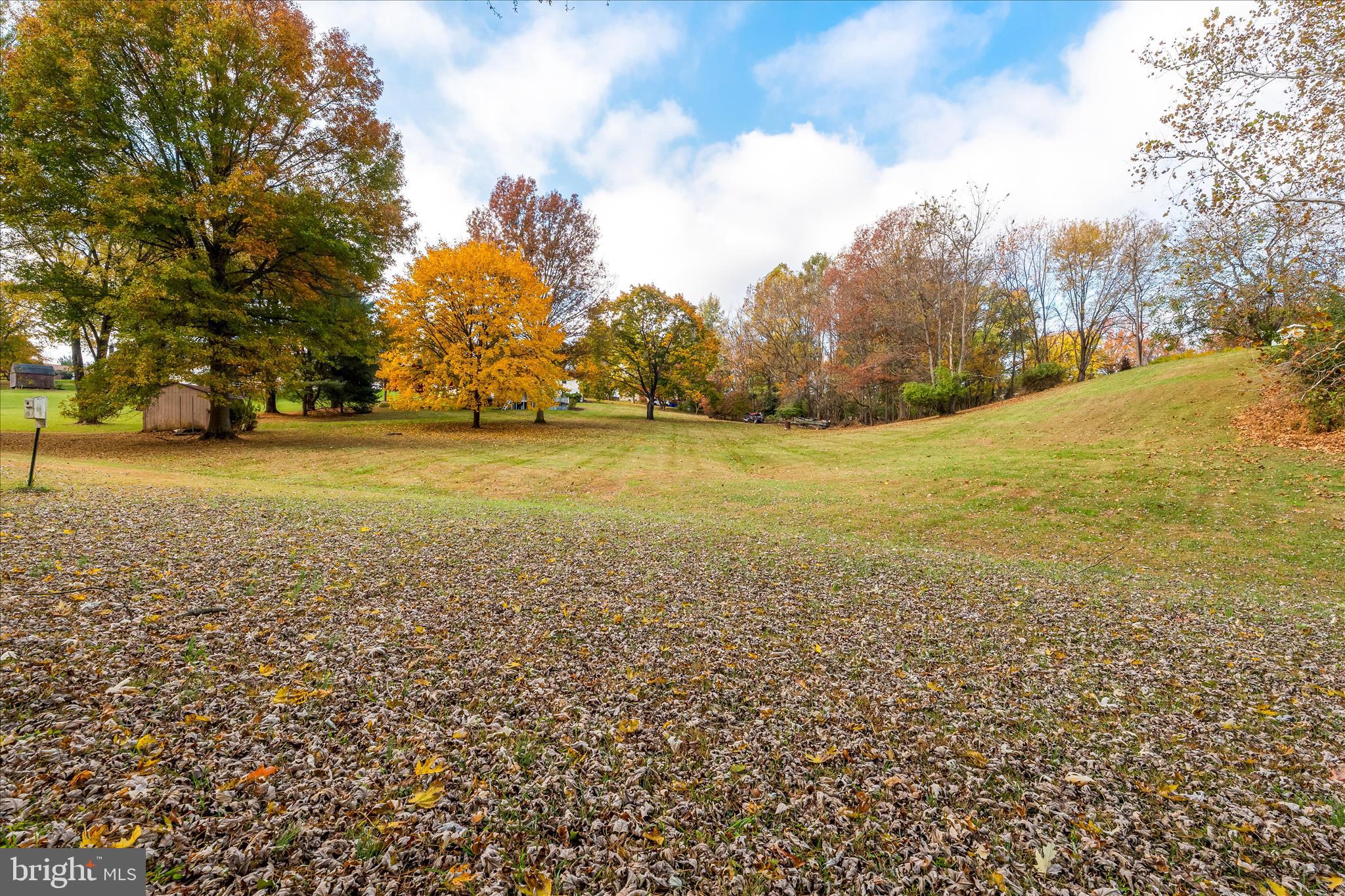 MID COUNTRY VIEW - Residential