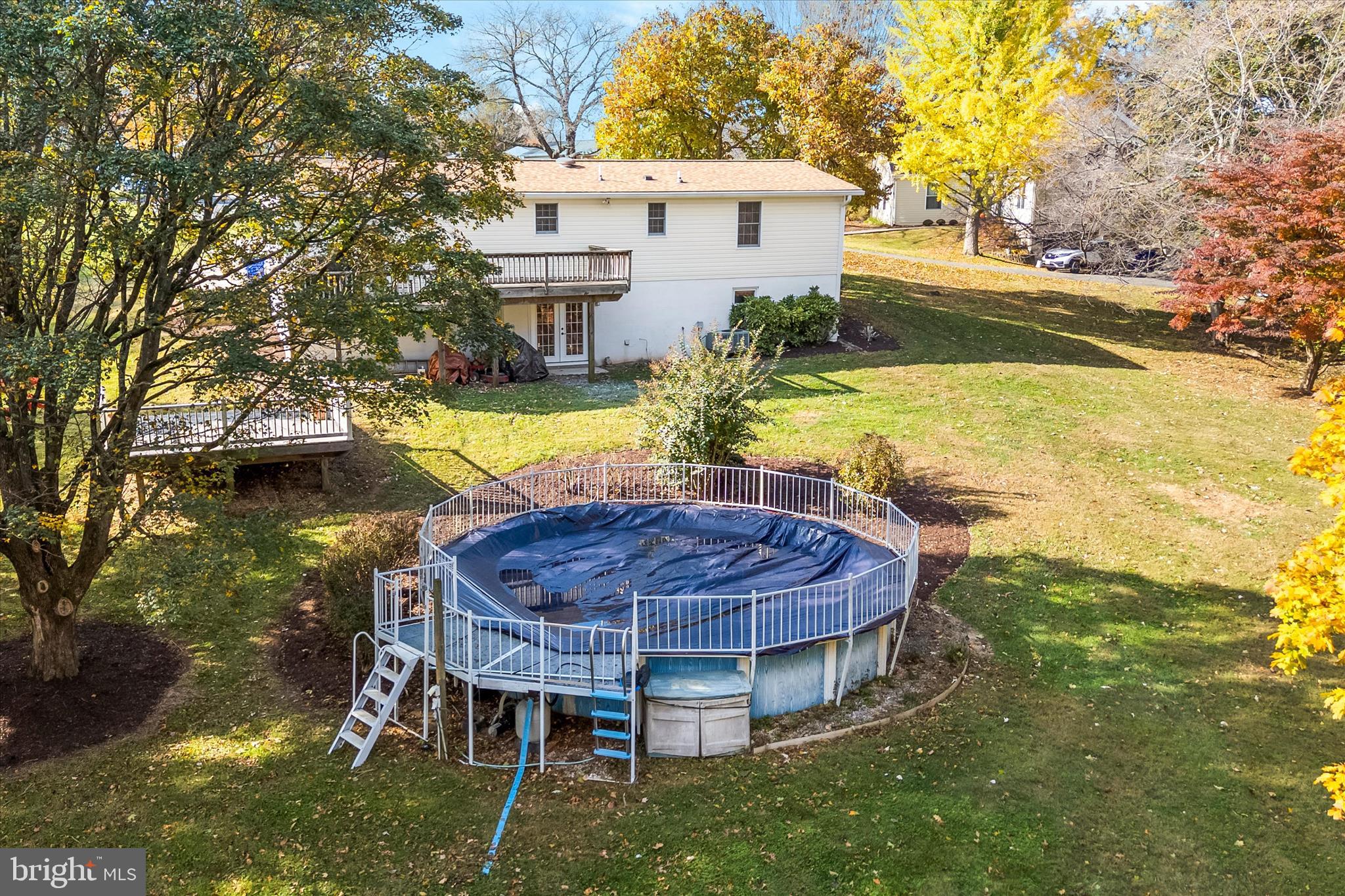 MID COUNTRY VIEW - Residential