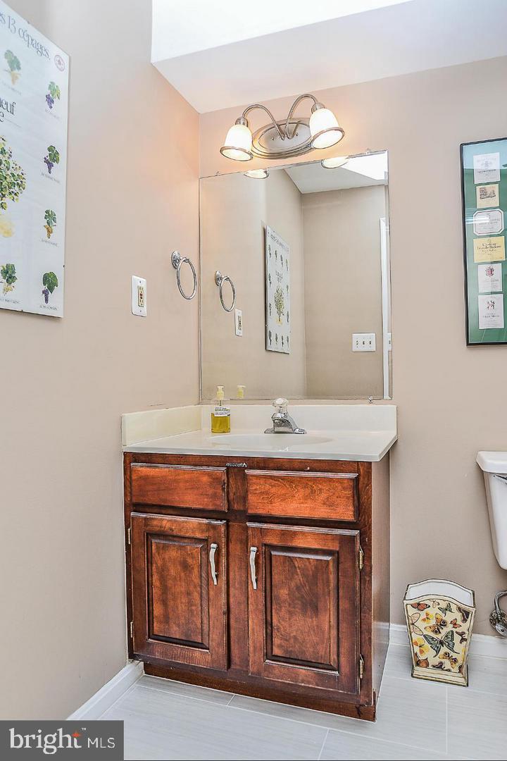 TIMBERLAKE ESTATES SOUTH - Residential Lease