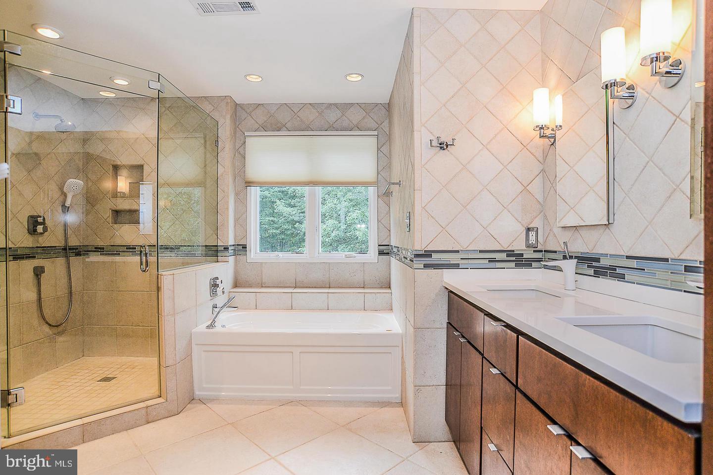 TIMBERLAKE ESTATES SOUTH - Residential Lease