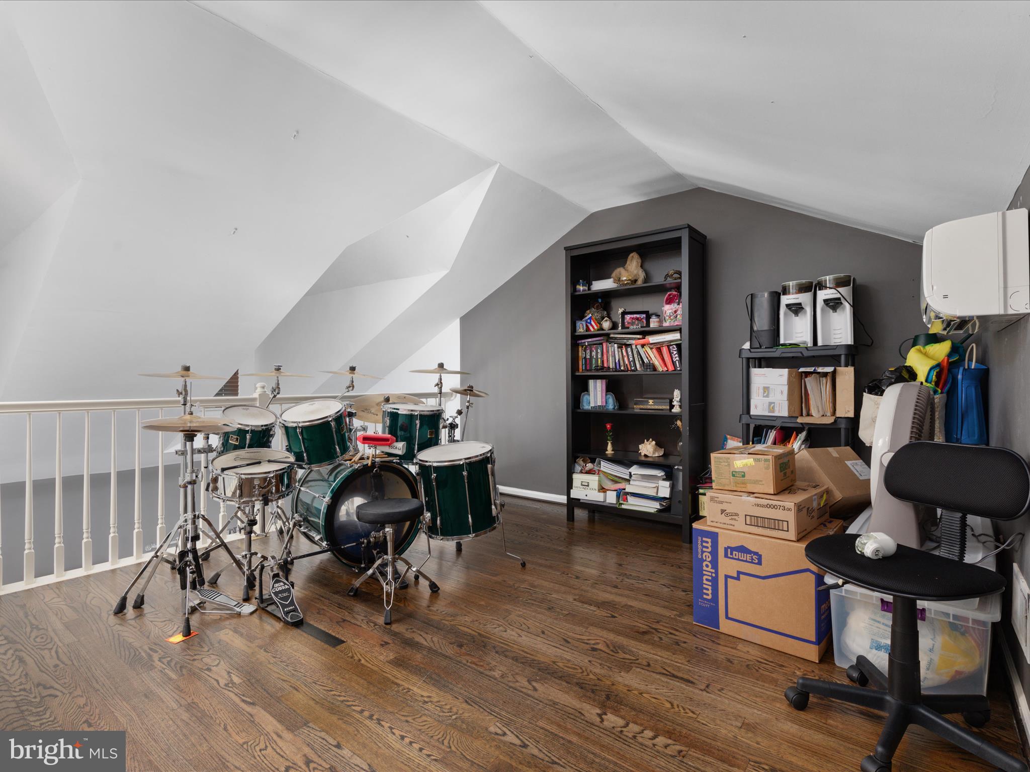 MONTCLAIR MEWS - Residential