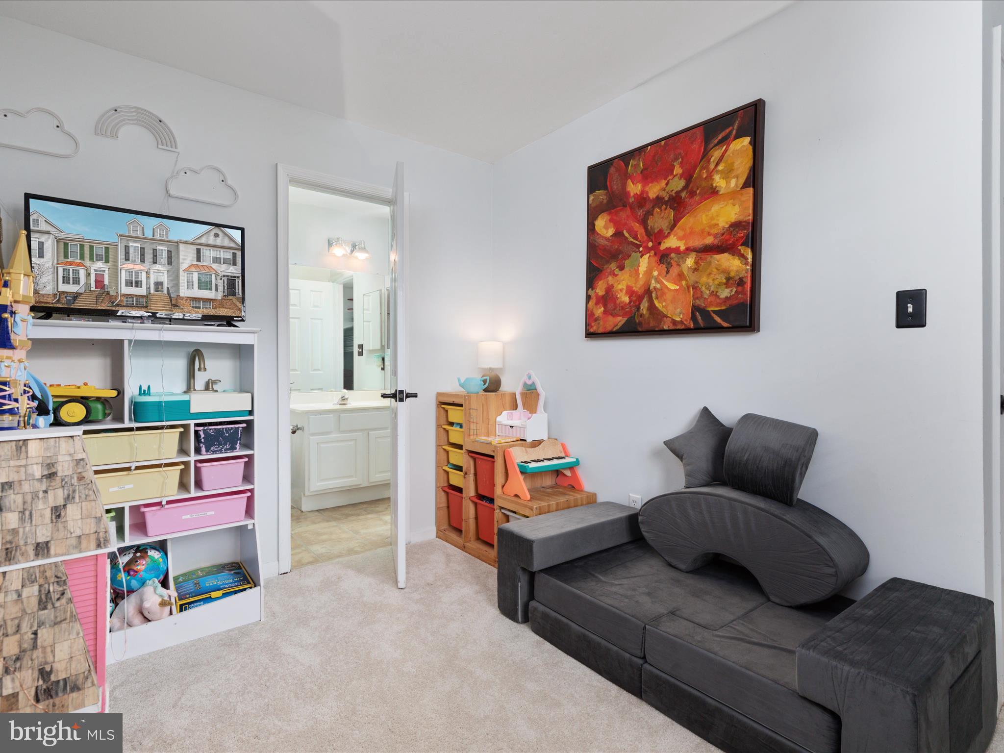 MONTCLAIR MEWS - Residential