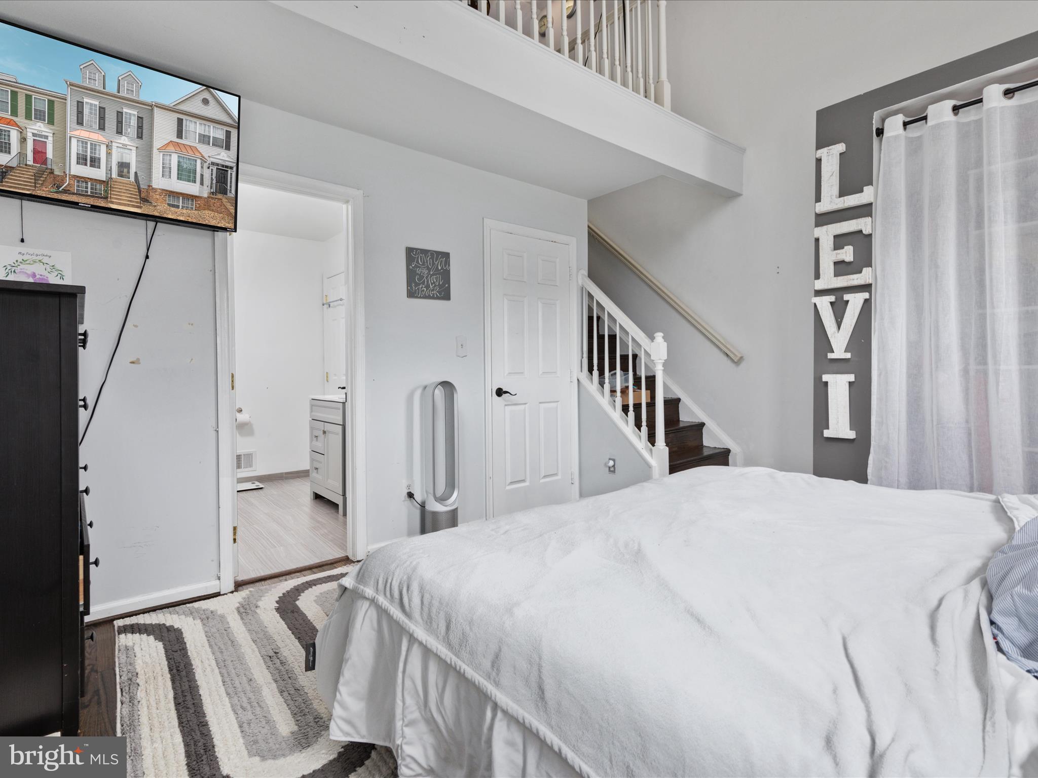 MONTCLAIR MEWS - Residential