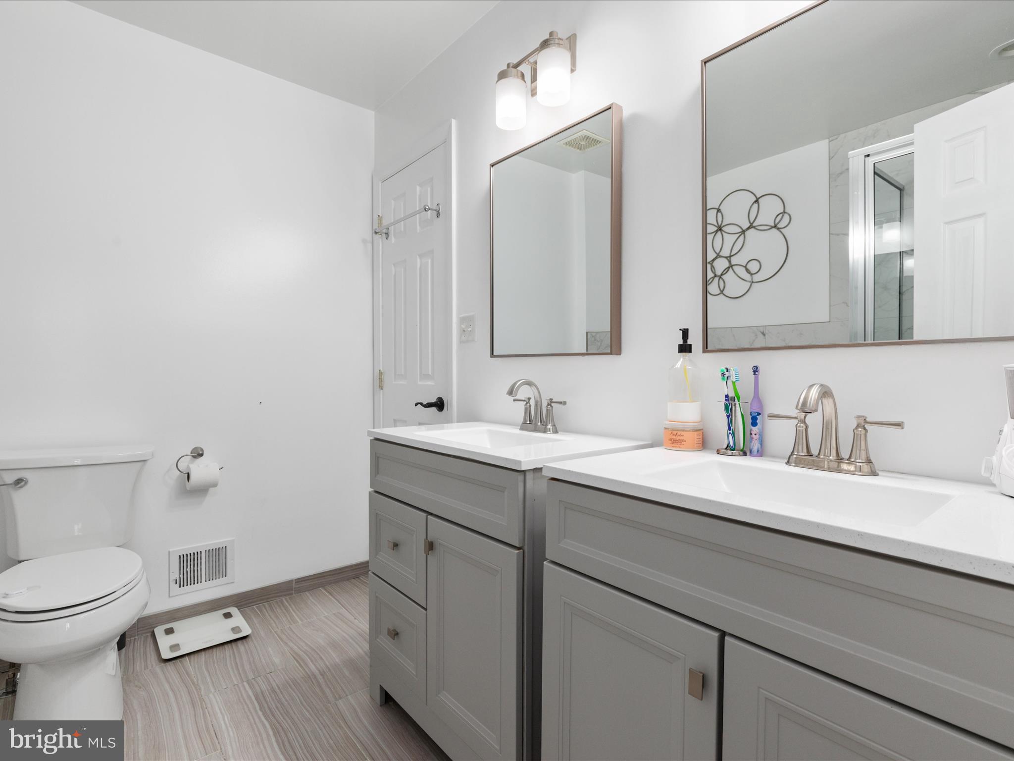 MONTCLAIR MEWS - Residential