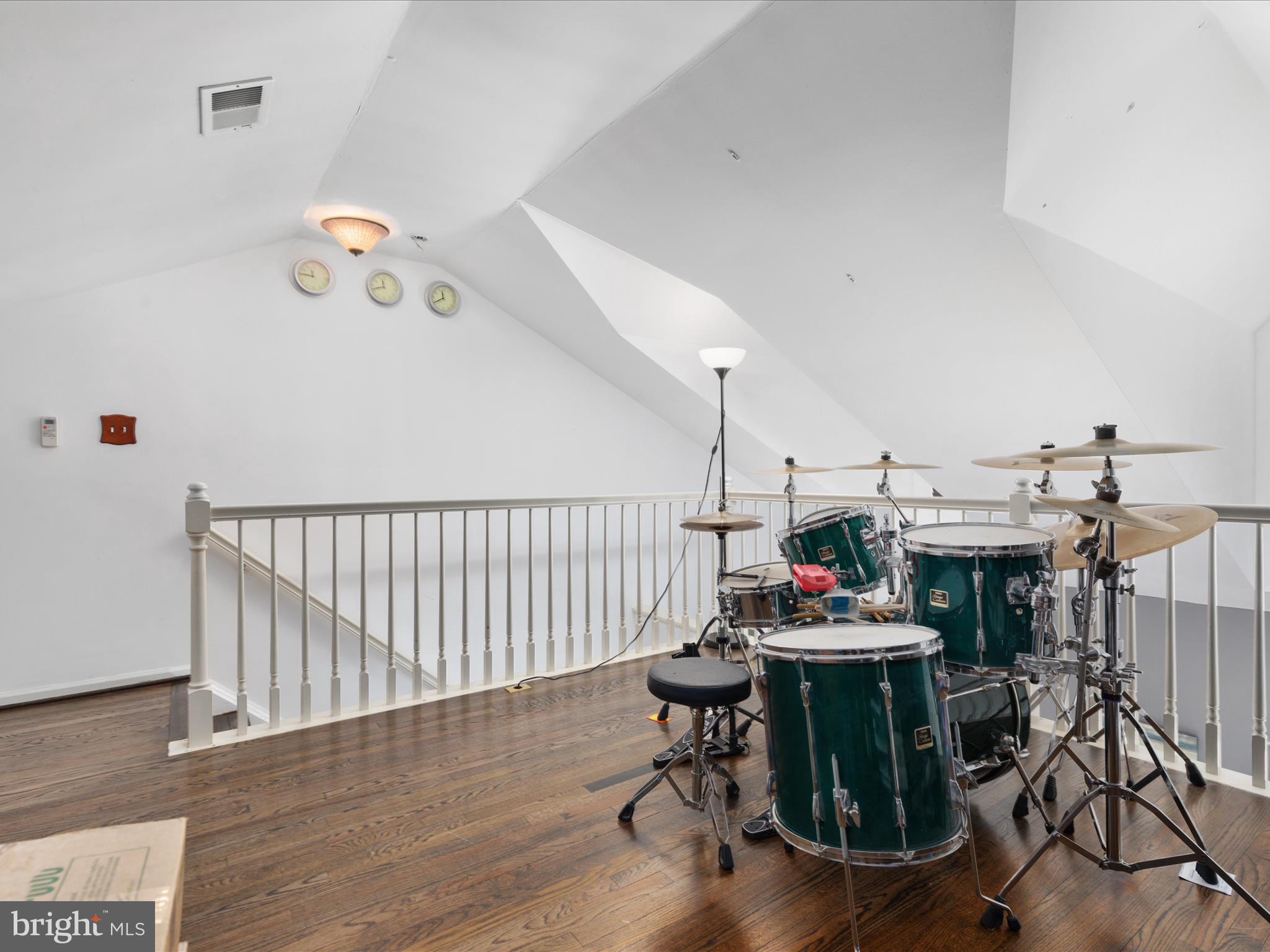 MONTCLAIR MEWS - Residential