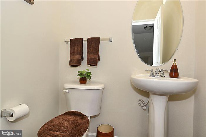 MARKET CENTER CONDOMINIUM - Residential Lease