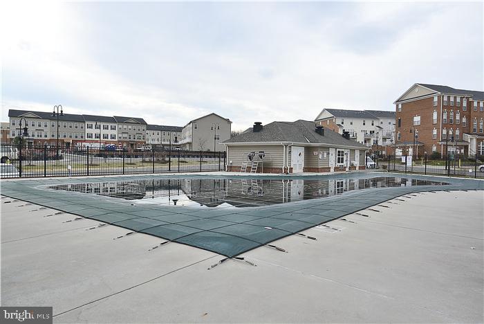 MARKET CENTER CONDOMINIUM - Residential Lease