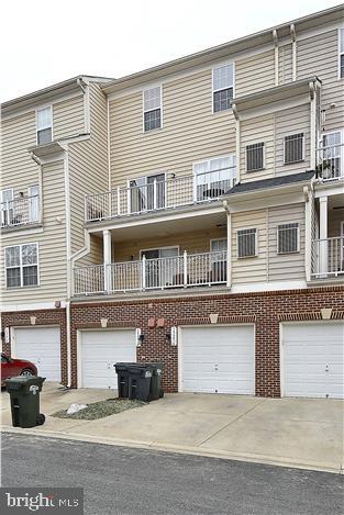 MARKET CENTER CONDOMINIUM - Residential Lease