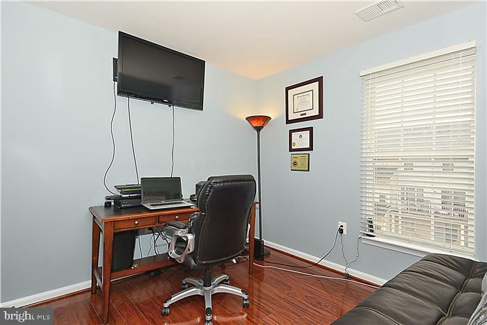 MARKET CENTER CONDOMINIUM - Residential Lease