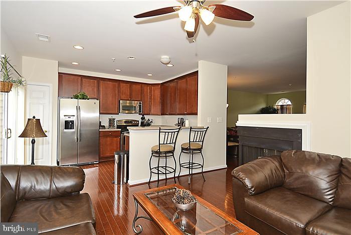 MARKET CENTER CONDOMINIUM - Residential Lease