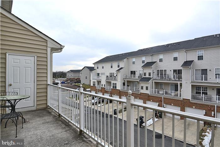 MARKET CENTER CONDOMINIUM - Residential Lease