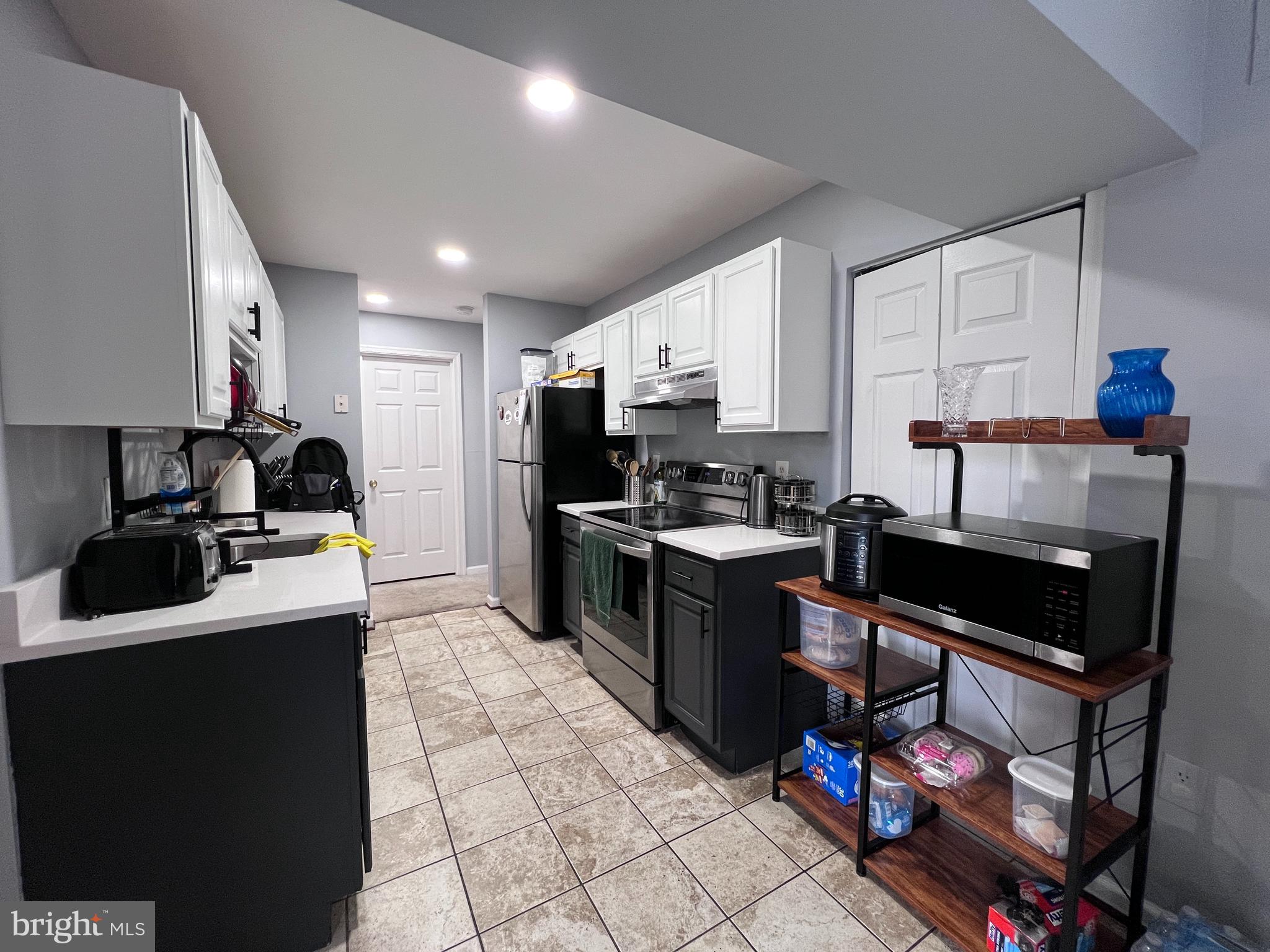 BATTERY HEIGHTS - Residential Lease