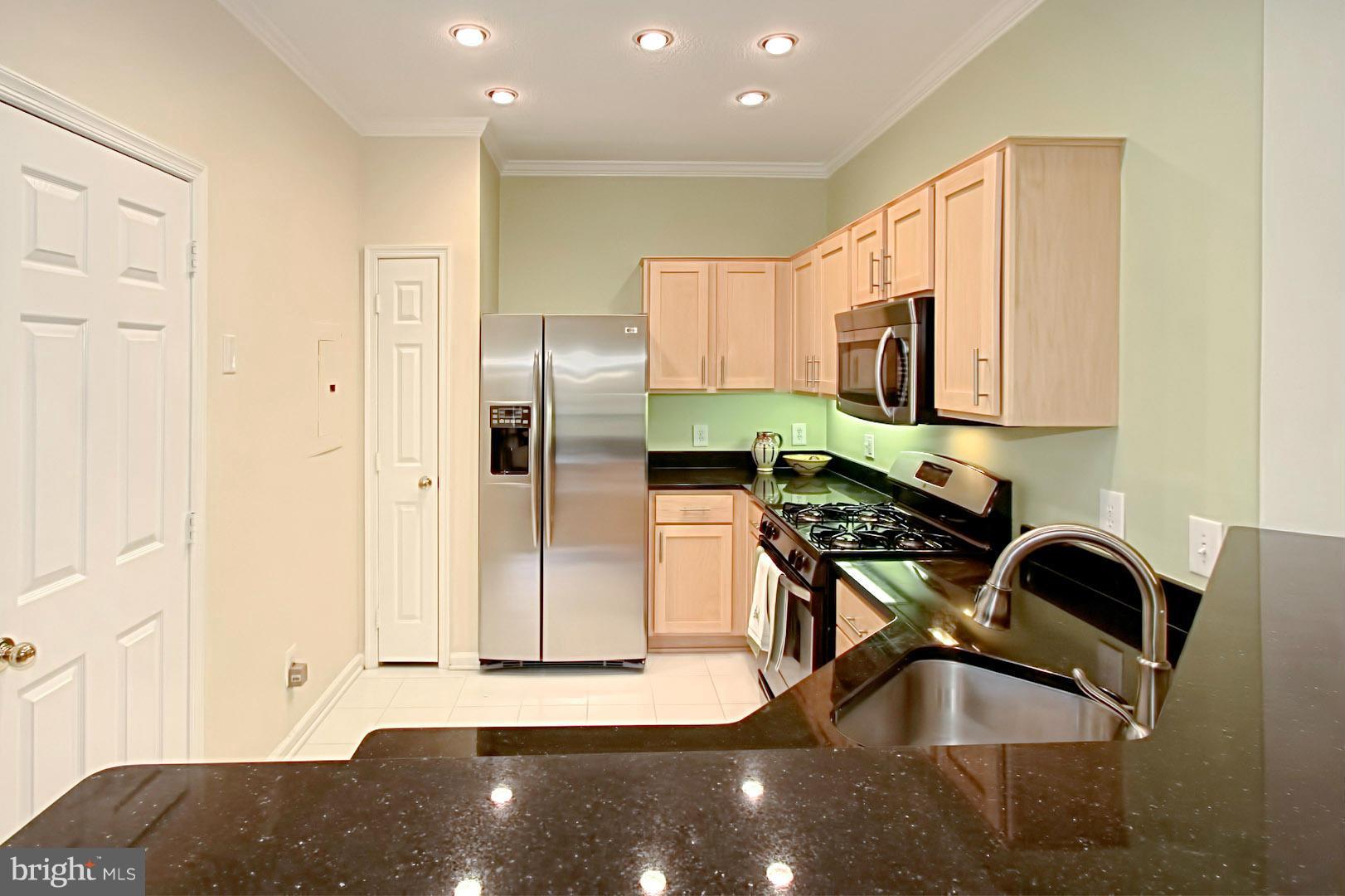 EDGEWATER AT TOWN CENTER - Residential