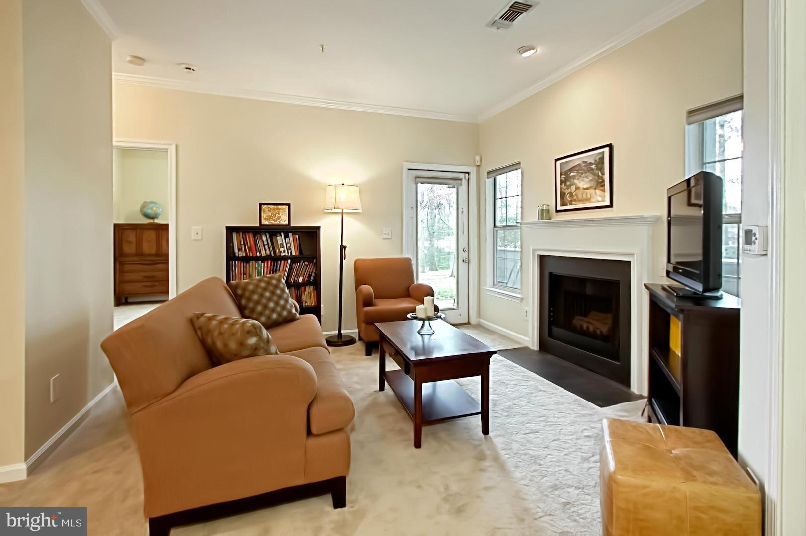 EDGEWATER AT TOWN CENTER - Residential