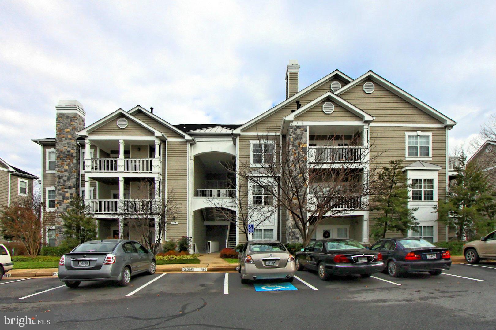 EDGEWATER AT TOWN CENTER - Residential