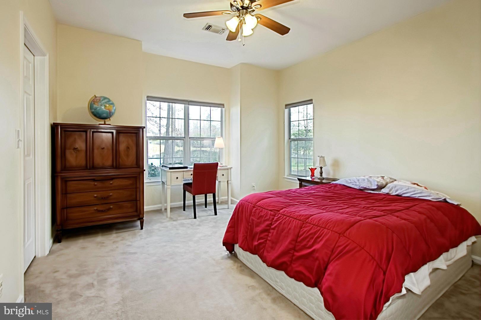 EDGEWATER AT TOWN CENTER - Residential