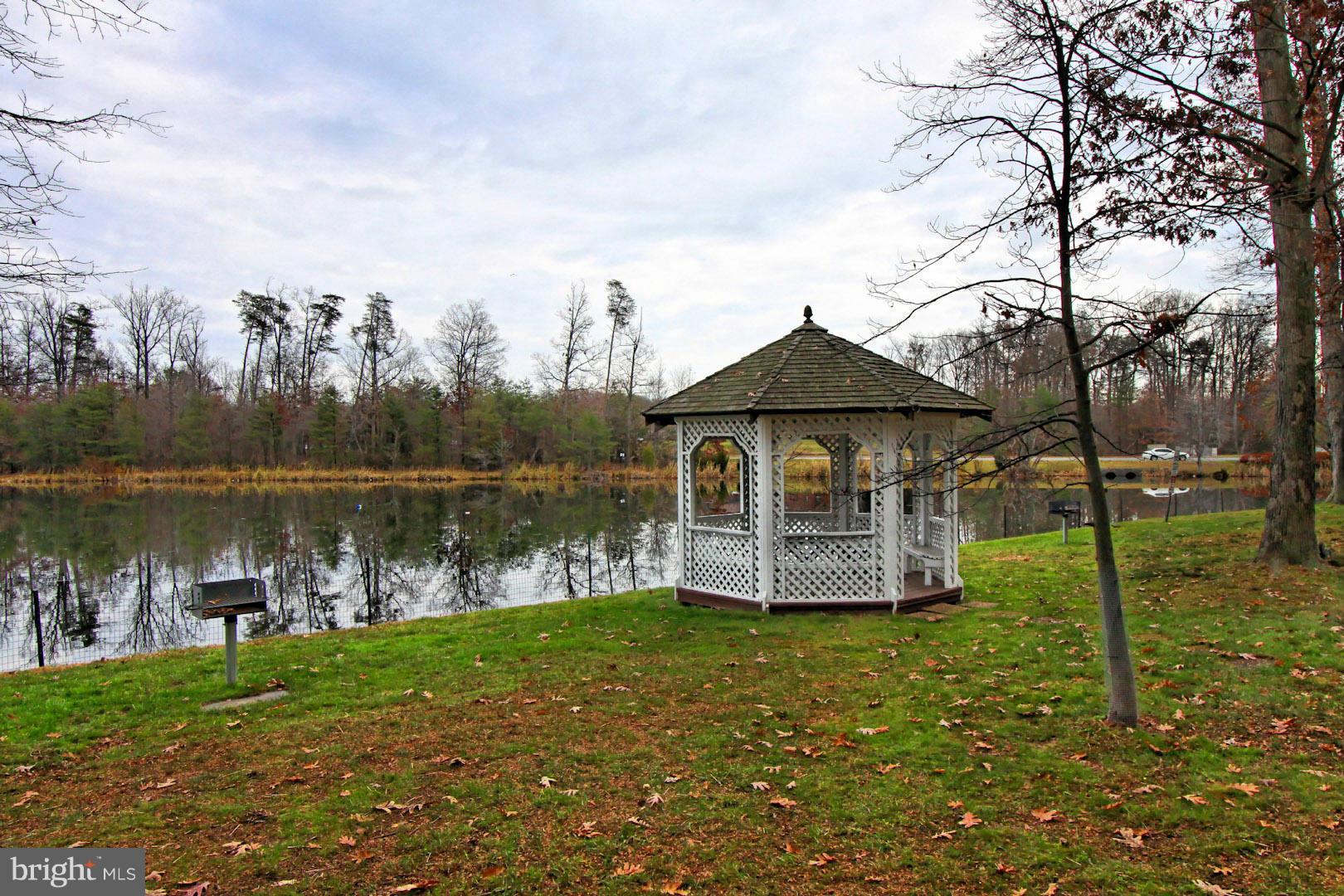 EDGEWATER AT TOWN CENTER - Residential