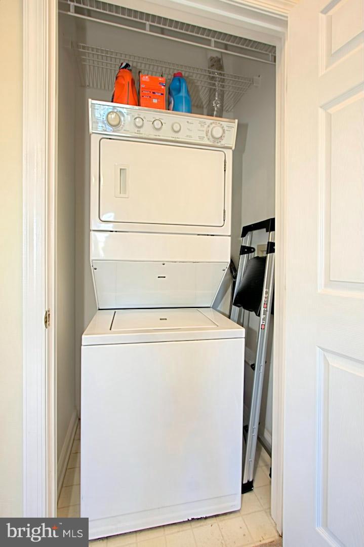 EDGEWATER AT TOWN CENTER - Residential