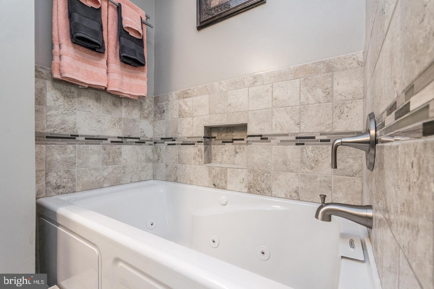 QUAIL SPRINGS ESTATES - Residential