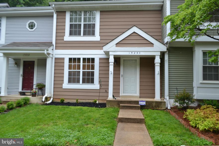 Charming 3 bedroom townhome in sought after Montclair. Available July 1st, Just in time for summer! Enjoy community events at the beach.